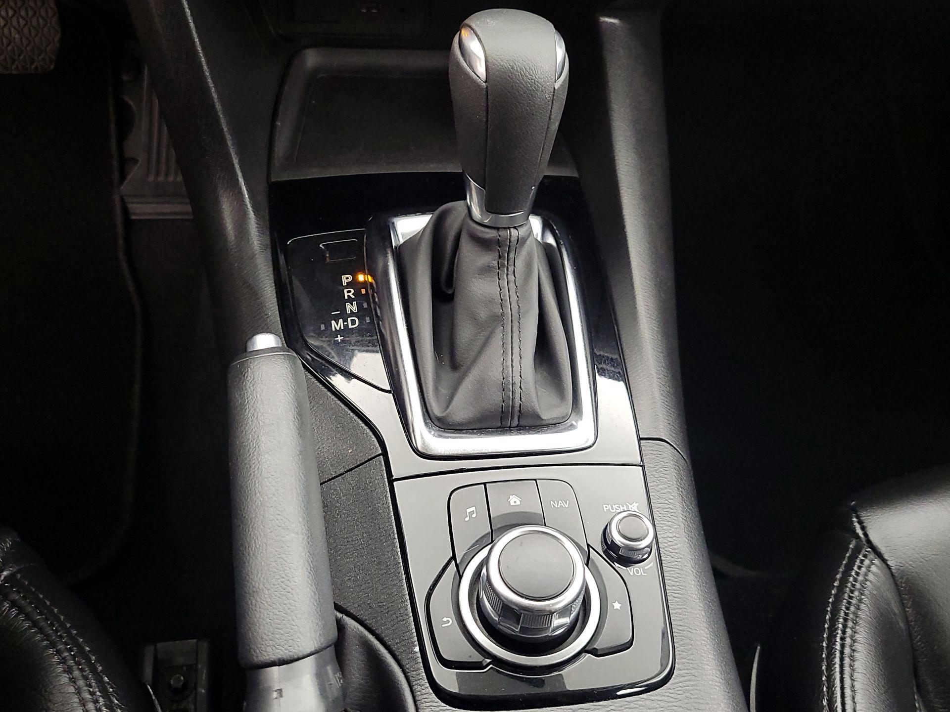 Thumbnail: 2016 Mazda Mazda3 - 17