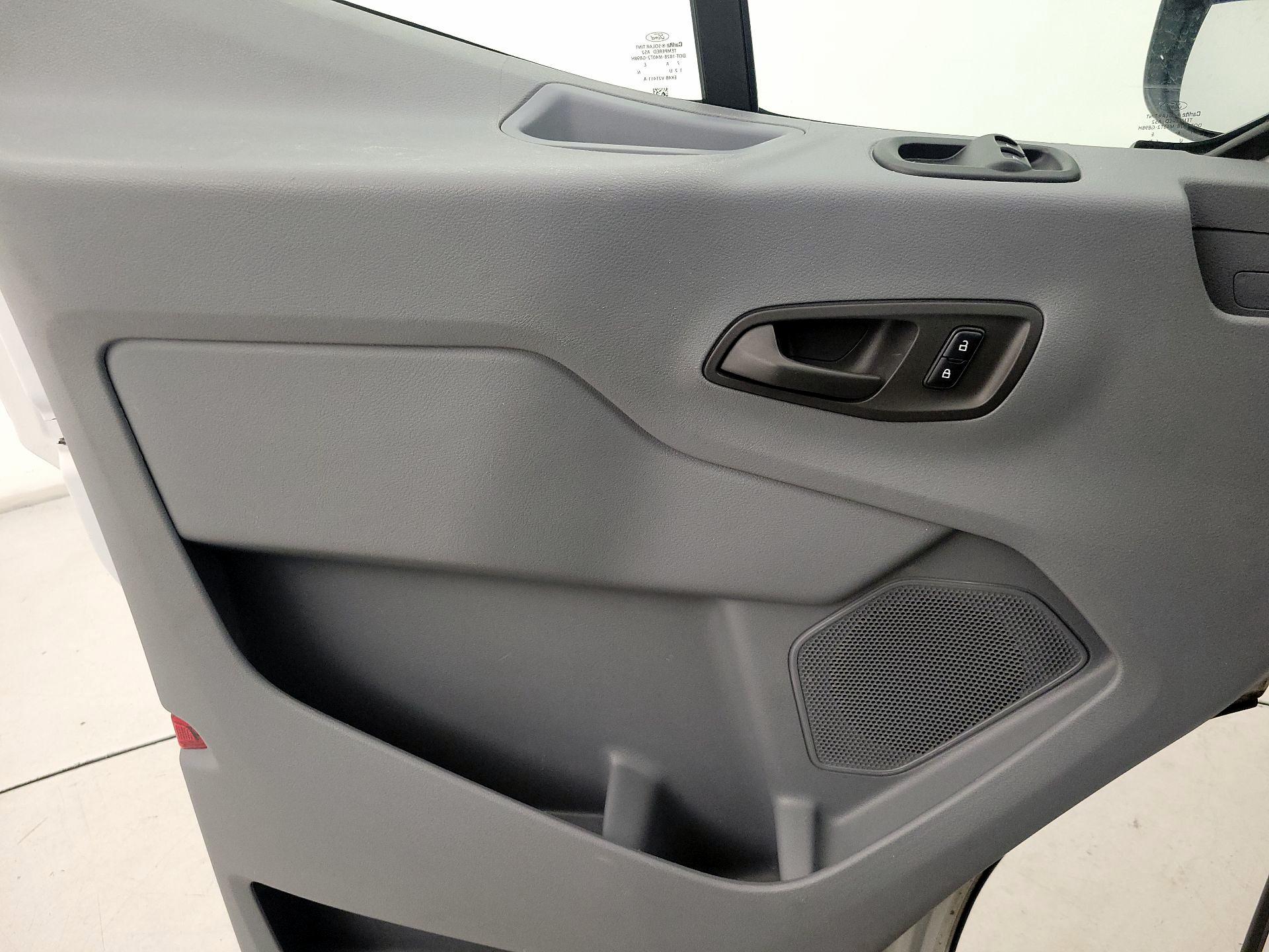 Thumbnail: 2018 Ford Transit Series - 12