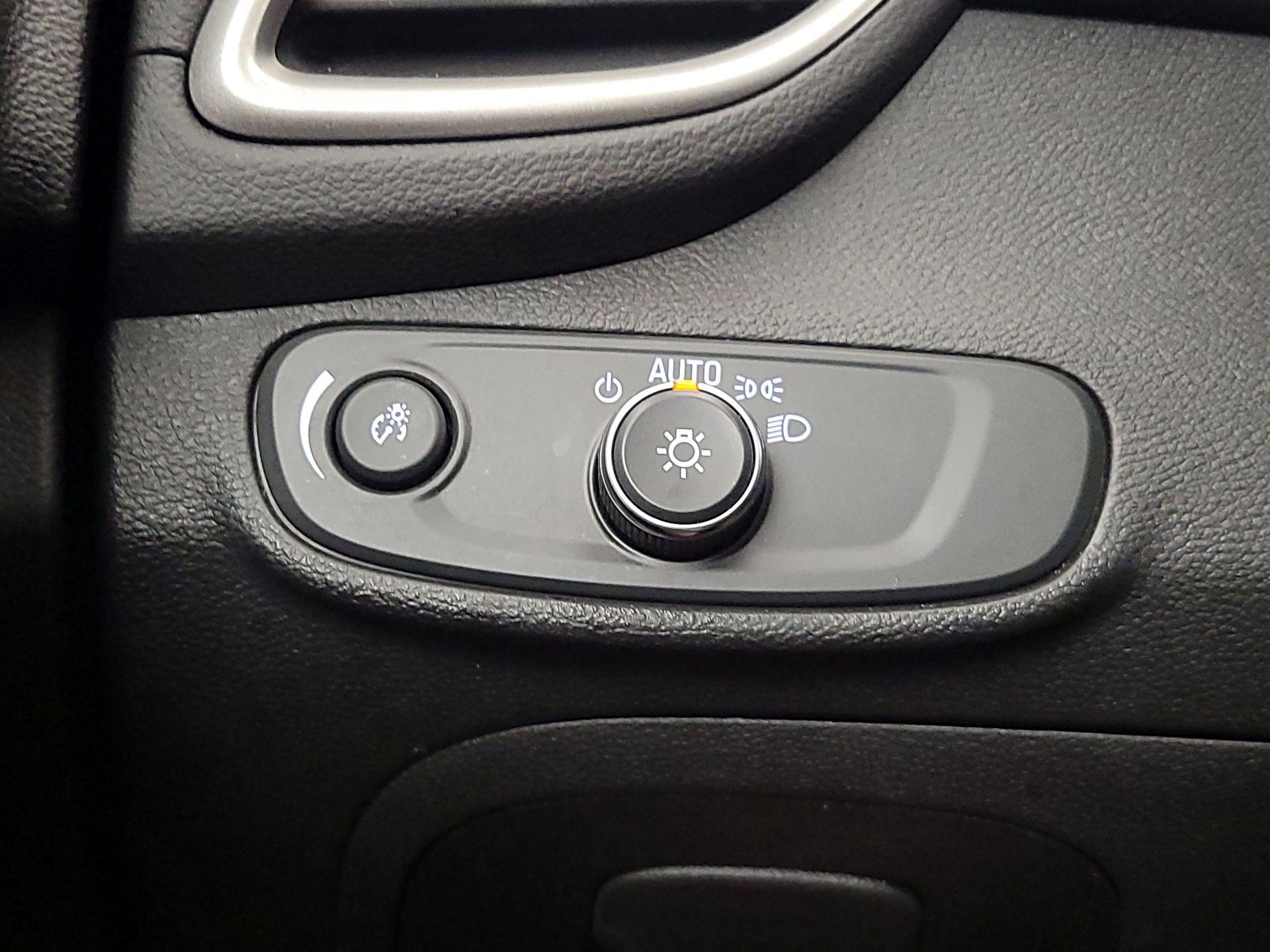 Thumbnail: 2019 Chevrolet Trax - 13