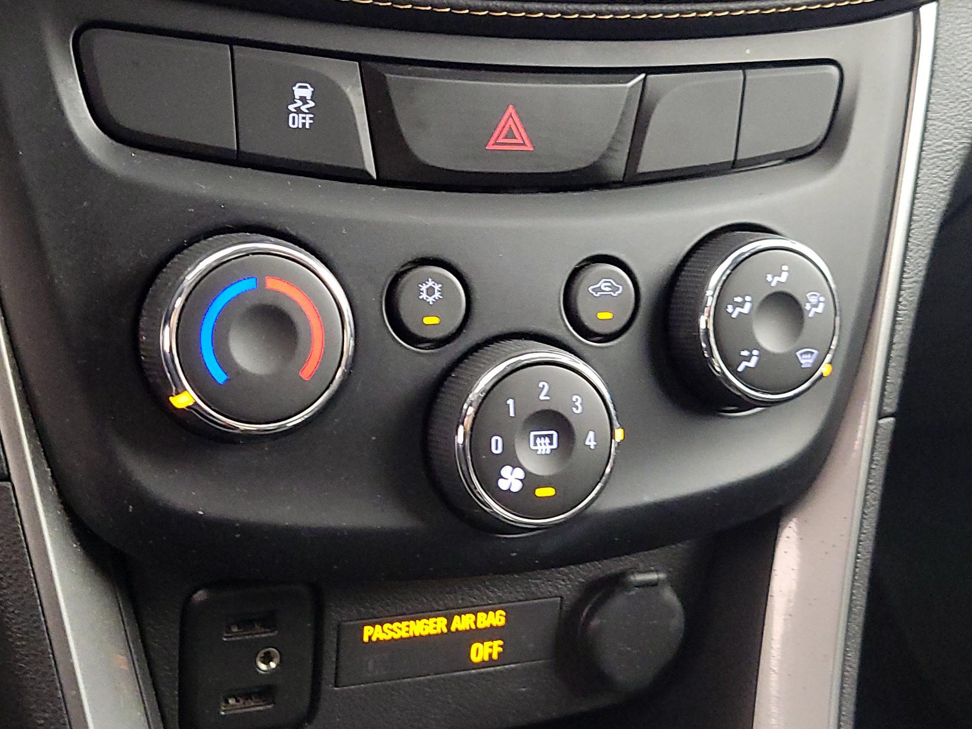 Thumbnail: 2019 Chevrolet Trax - 16
