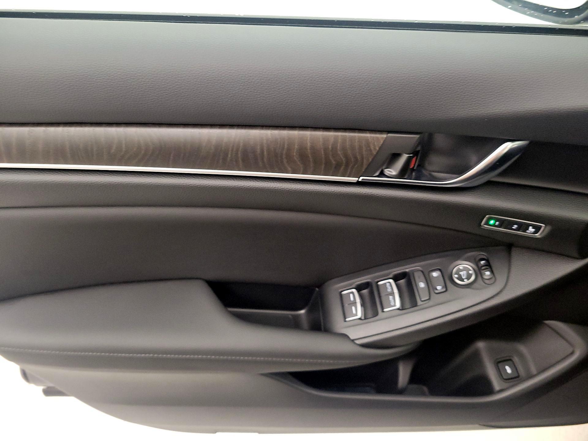 Thumbnail: 2019 Honda Accord - 12