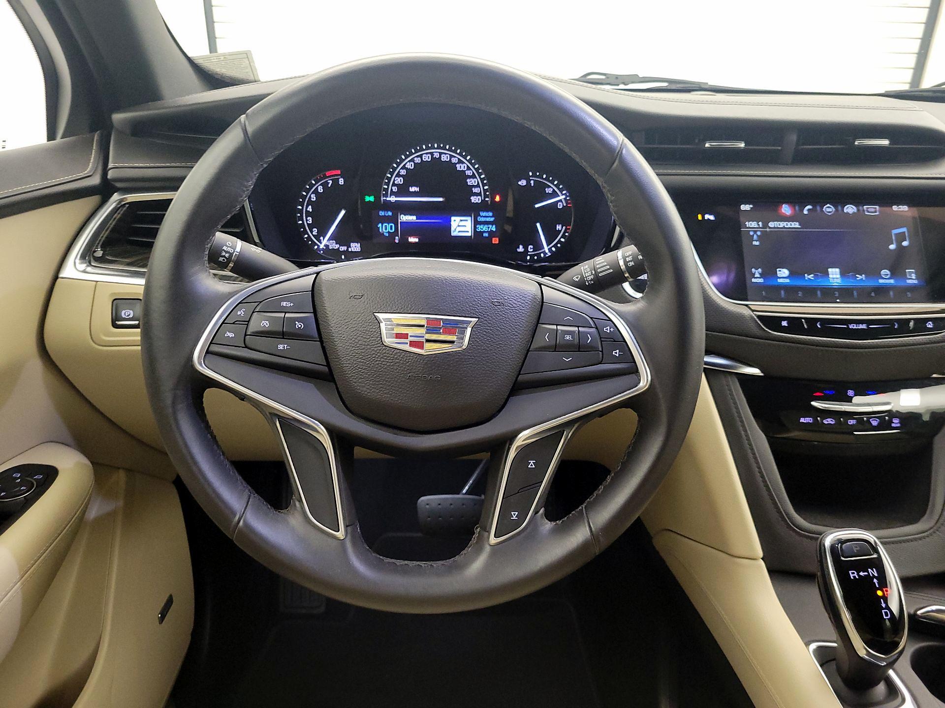 Thumbnail: 2017 Cadillac XT5 - 10