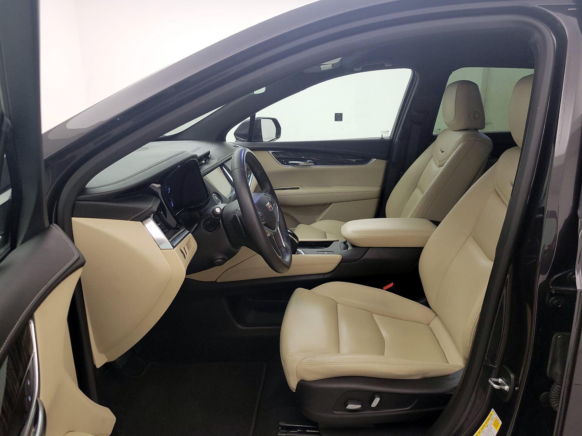 Thumbnail: 2017 Cadillac XT5 - 11