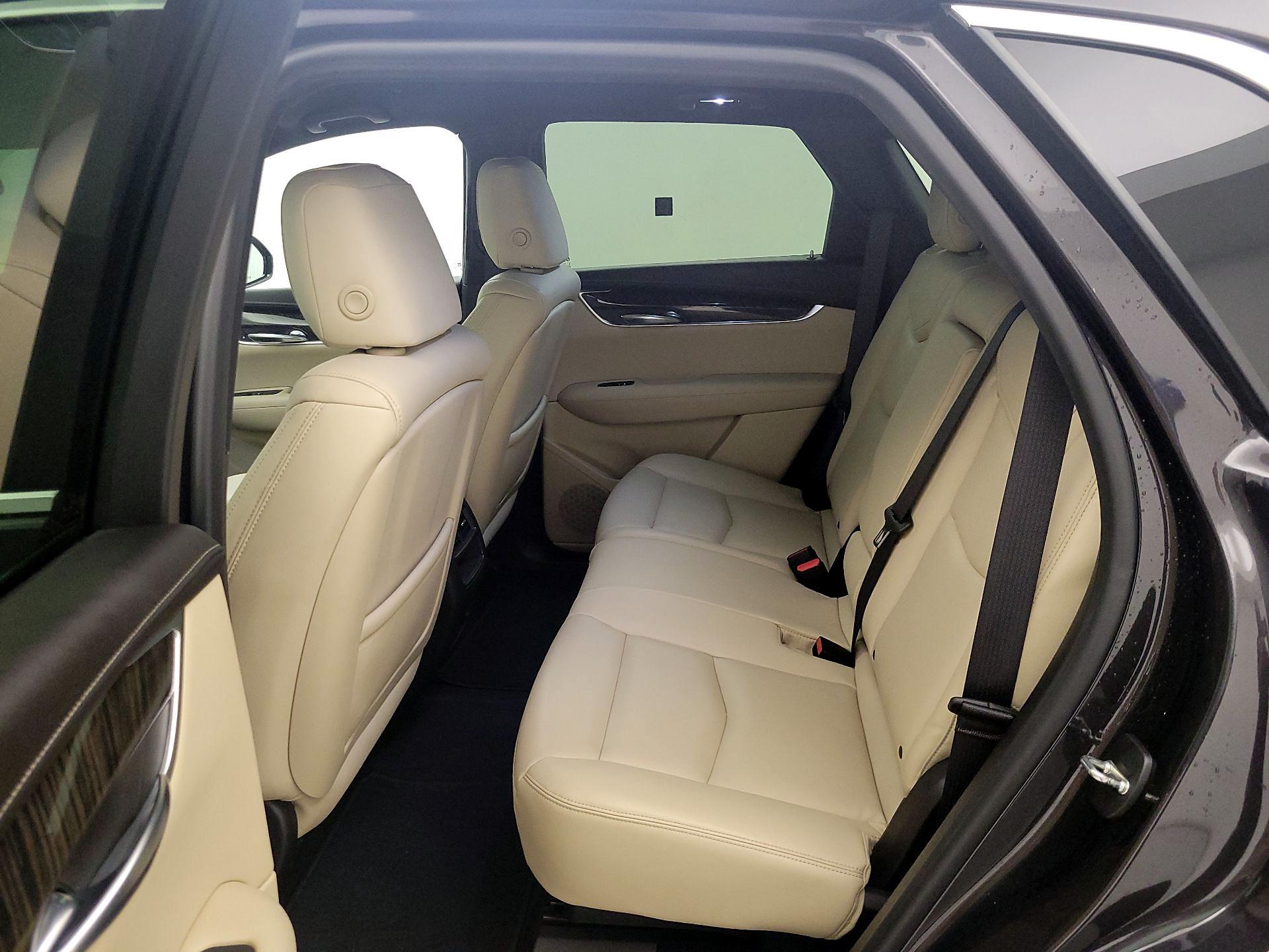 Thumbnail: 2017 Cadillac XT5 - 17