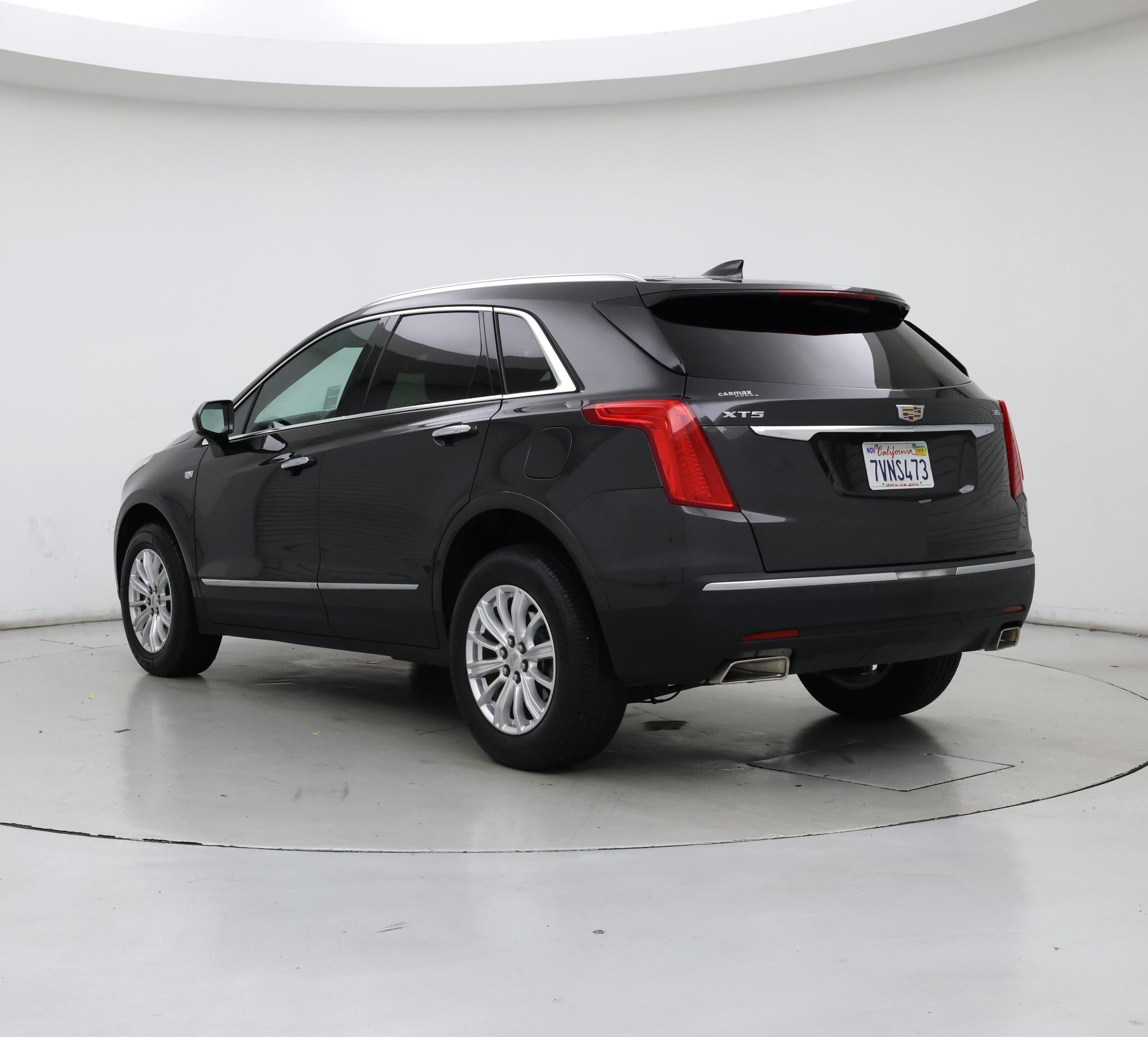 Thumbnail: 2017 Cadillac XT5 - 2