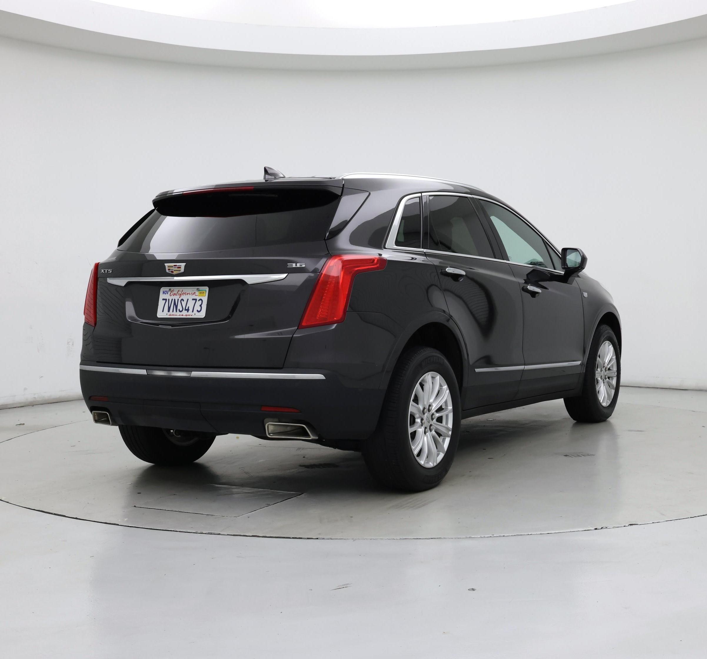 Thumbnail: 2017 Cadillac XT5 - 8