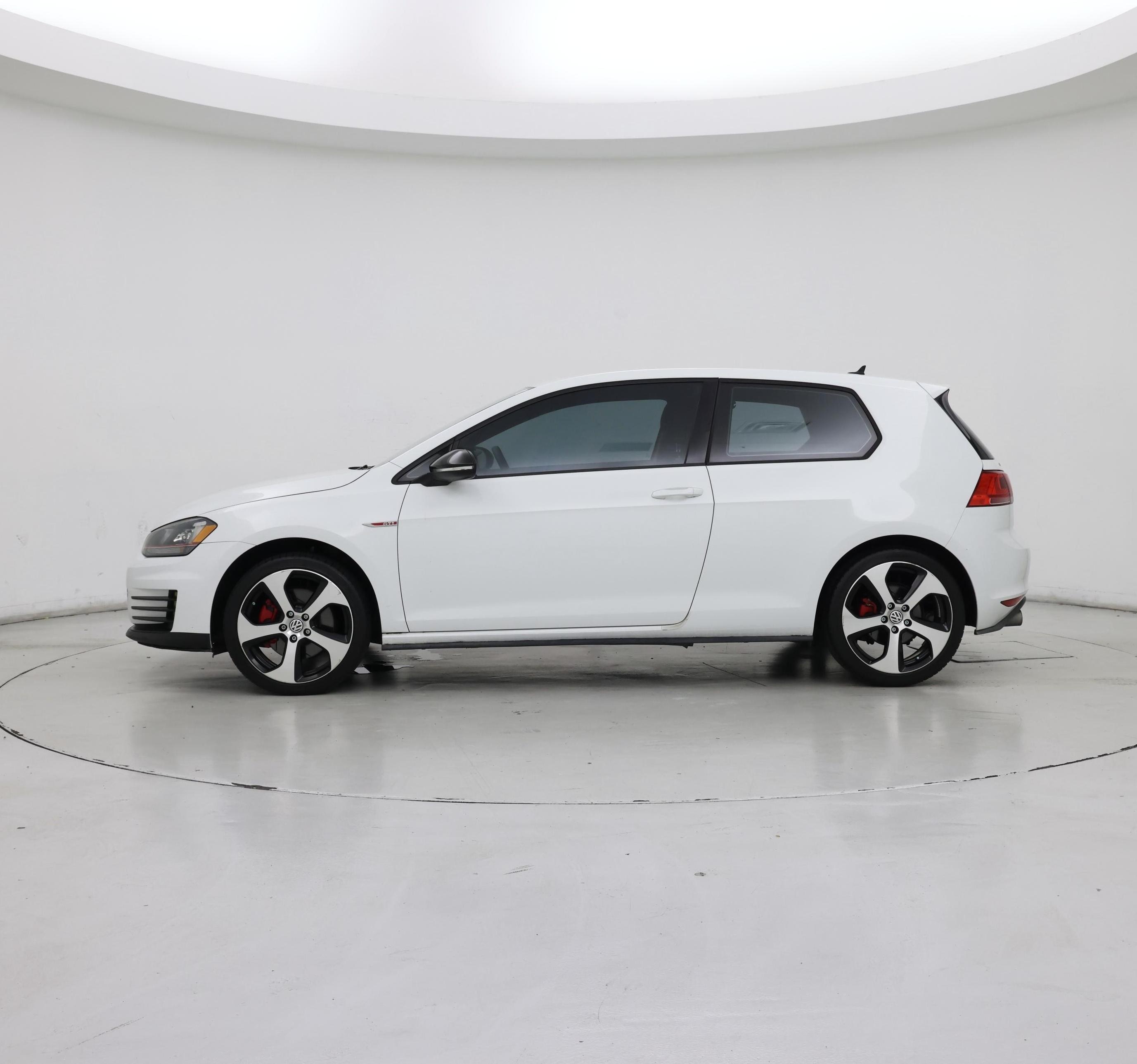 Thumbnail: 2015 Volkswagen Golf - 3