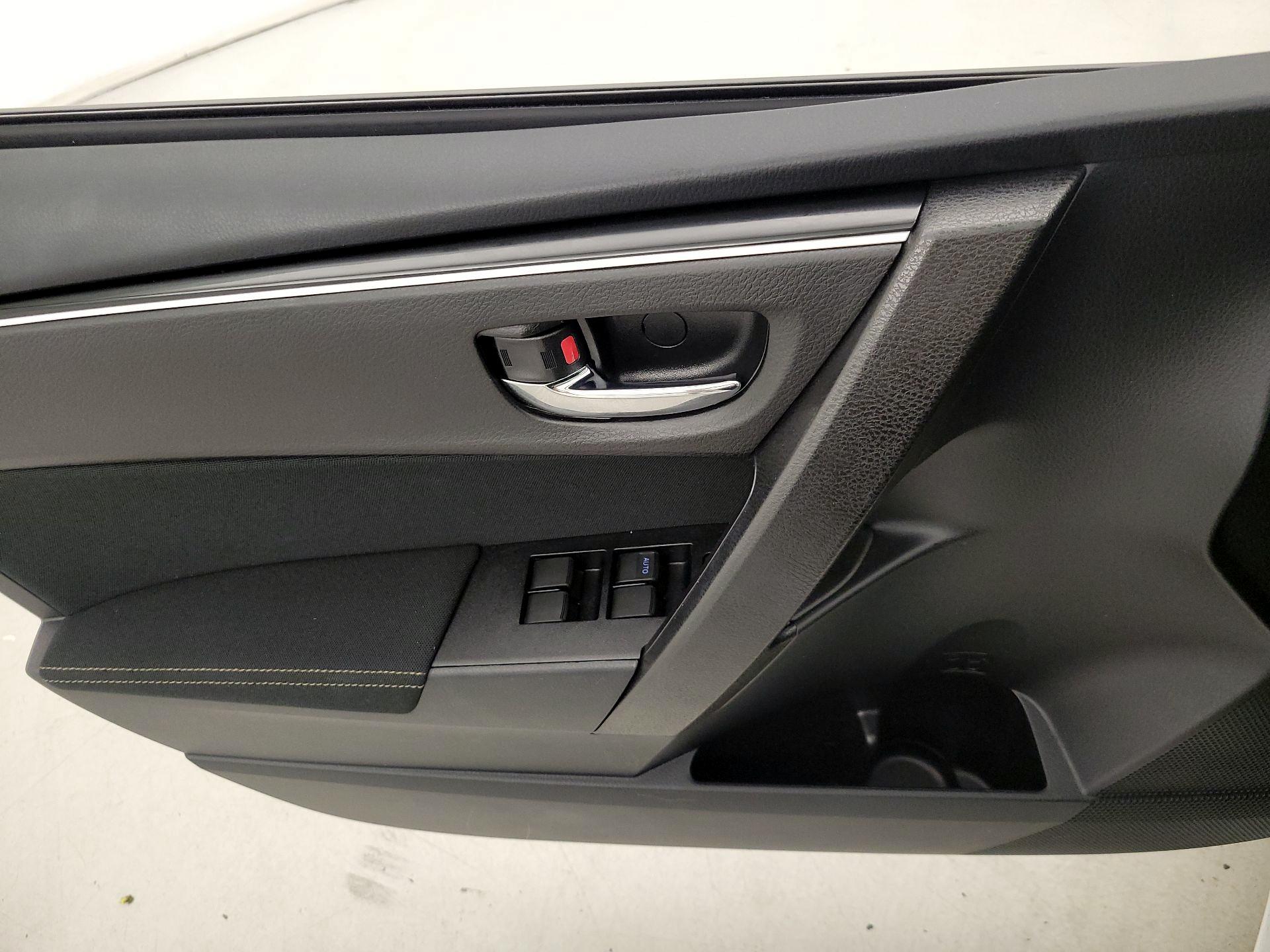 Thumbnail: 2019 Toyota Corolla - 12