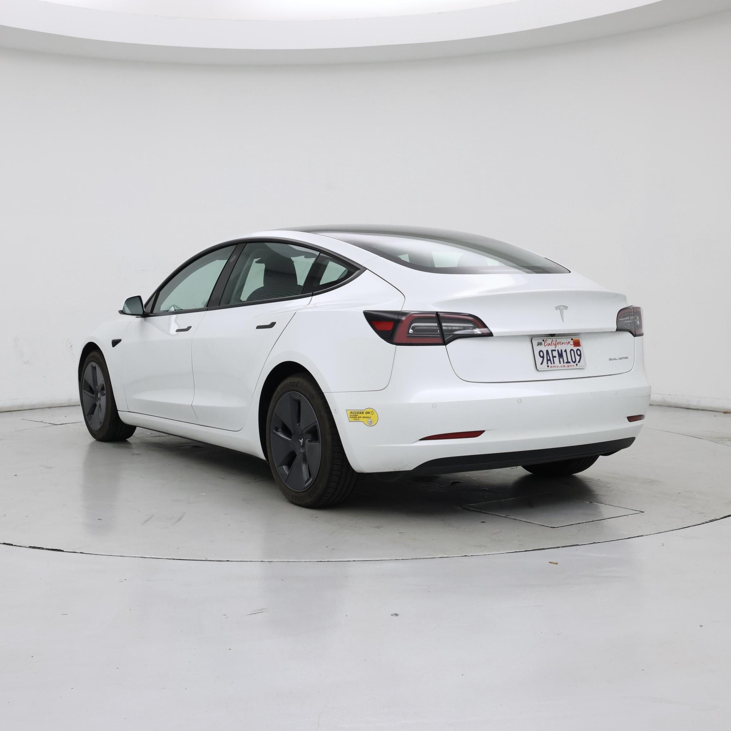 Thumbnail: 2022 Tesla Model 3 - 2