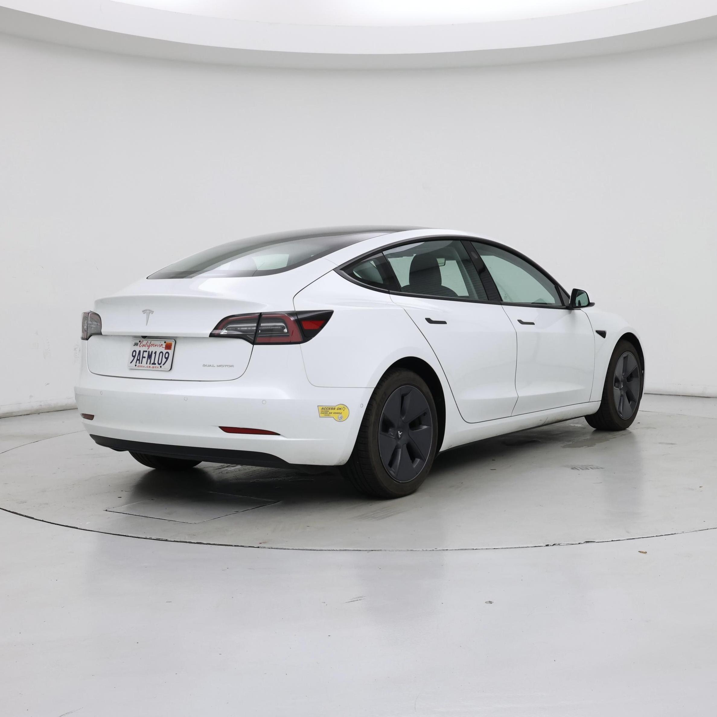 Thumbnail: 2022 Tesla Model 3 - 8