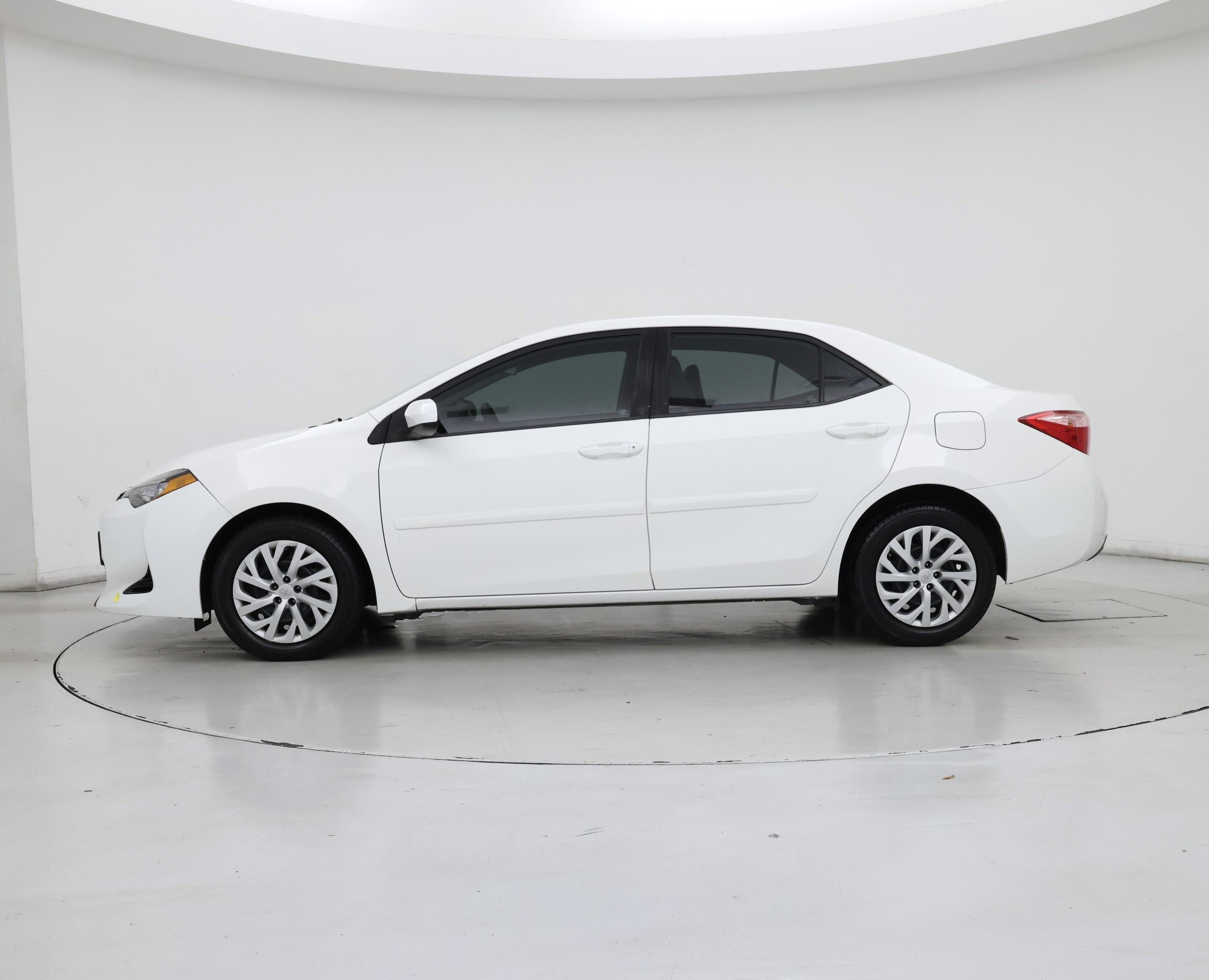 Thumbnail: 2017 Toyota Corolla - 3