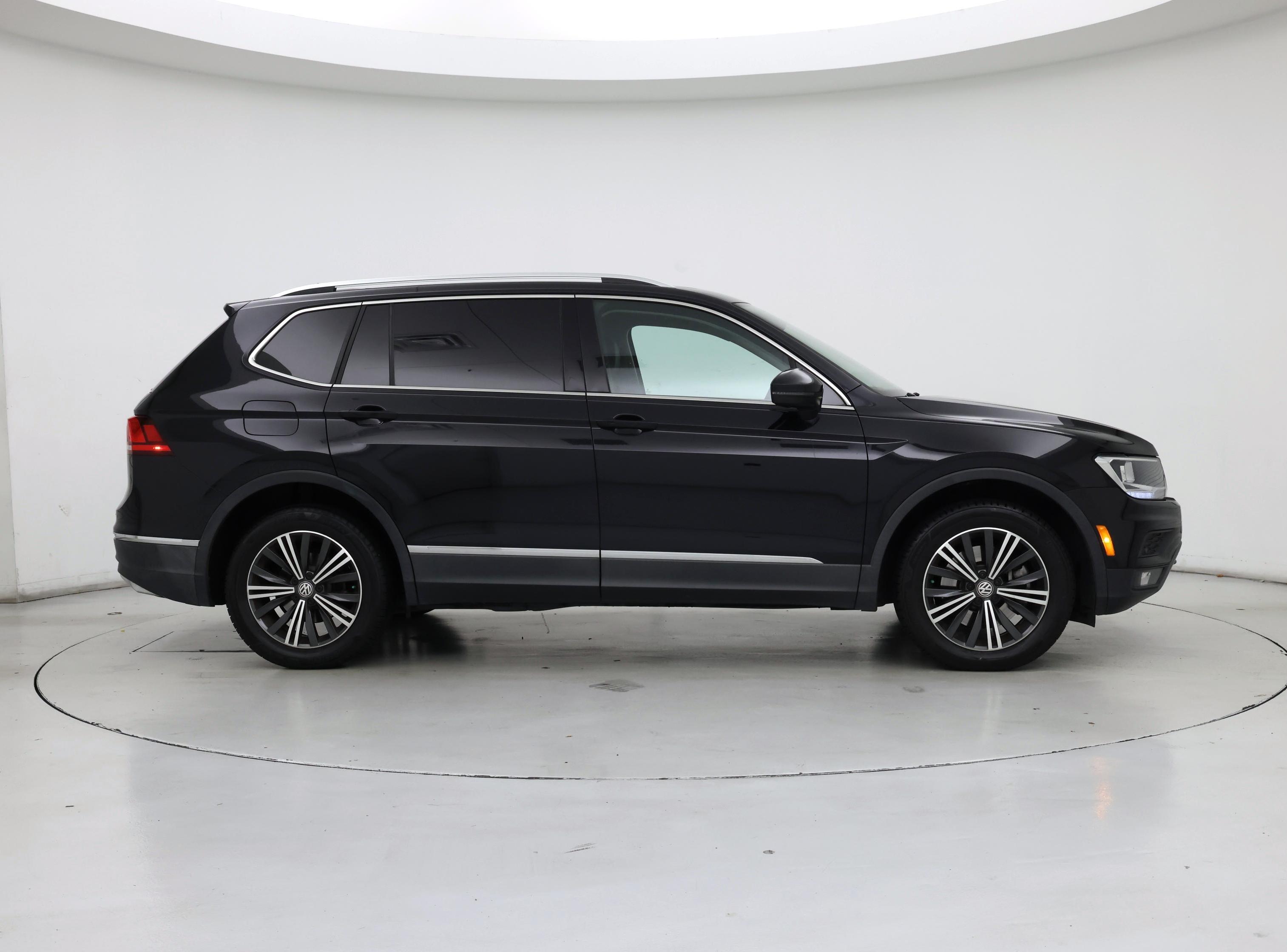 Thumbnail: 2019 Volkswagen Tiguan - 7