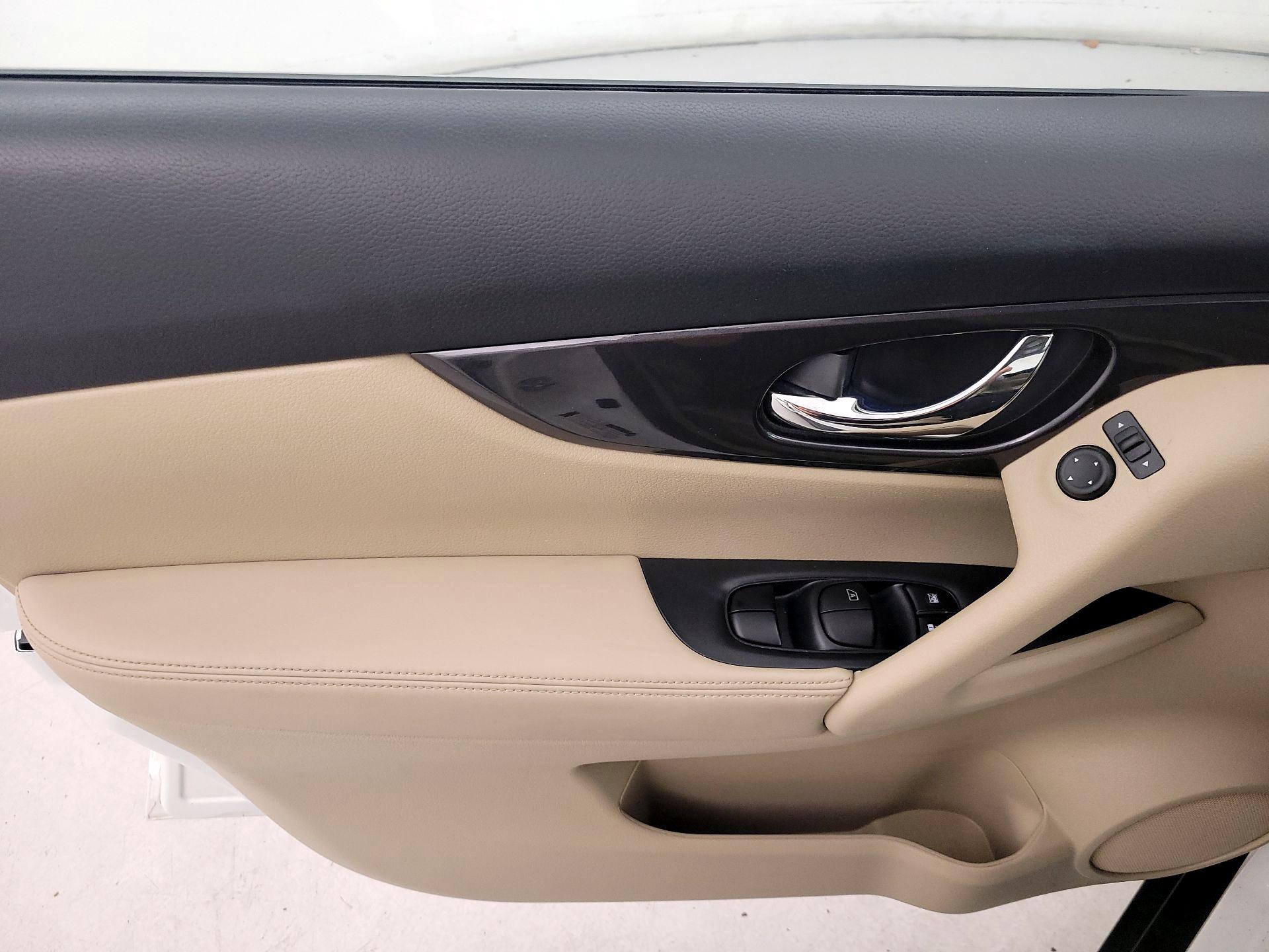 Thumbnail: 2020 Nissan Rogue - 12
