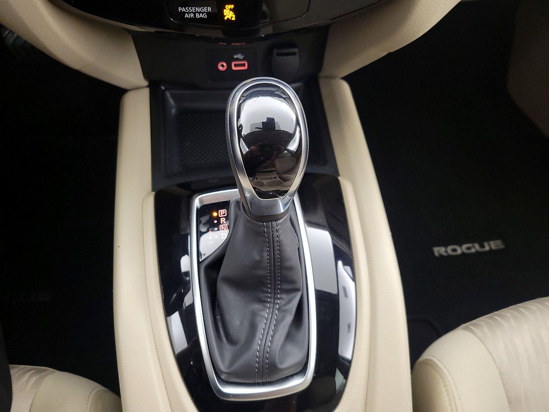 Thumbnail: 2020 Nissan Rogue - 17