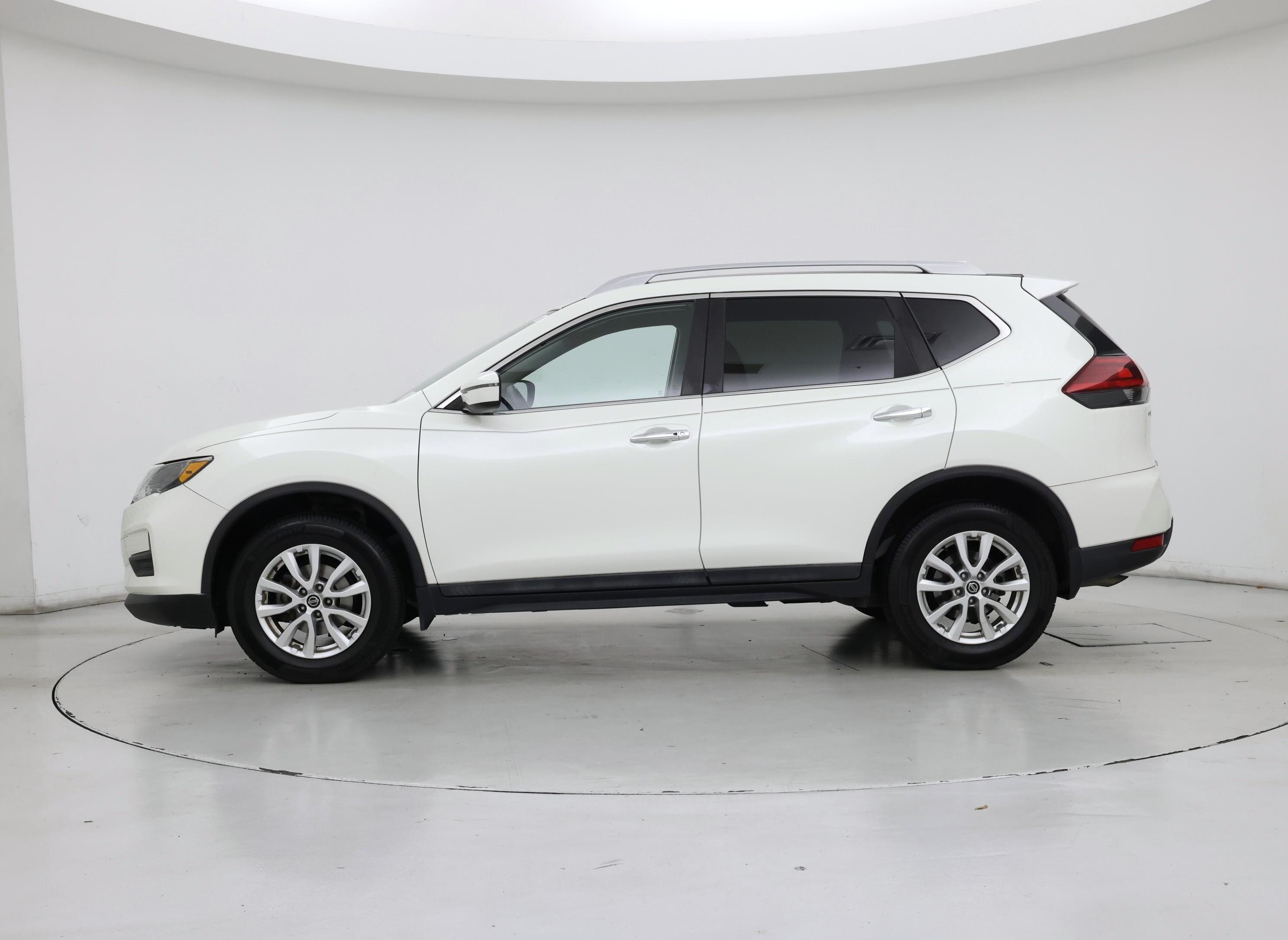 Thumbnail: 2020 Nissan Rogue - 3