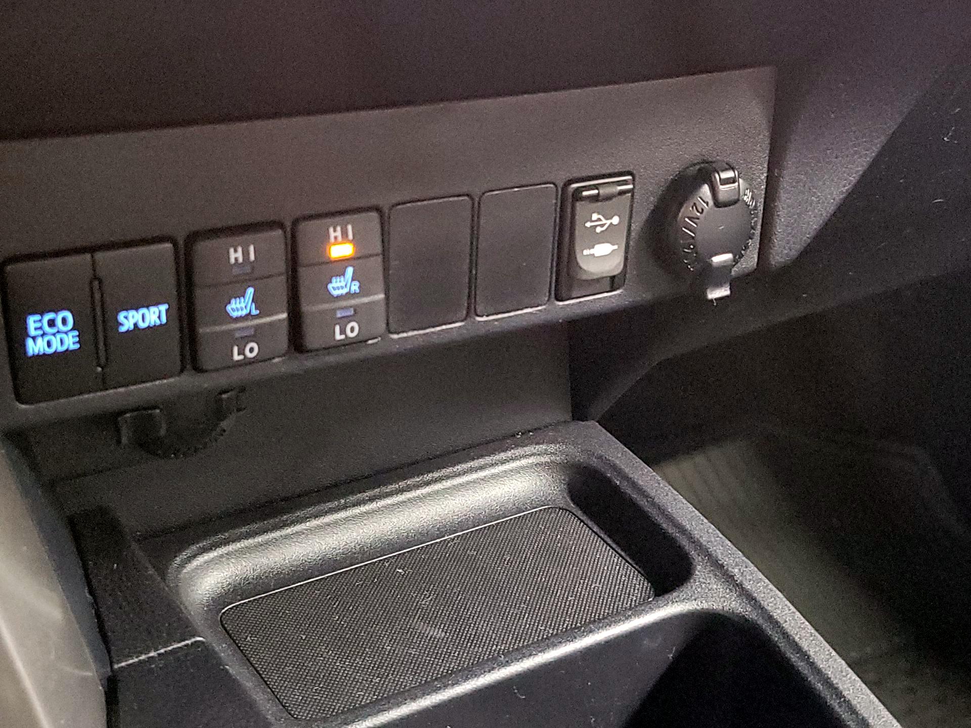 Thumbnail: 2016 Toyota RAV4 - 18