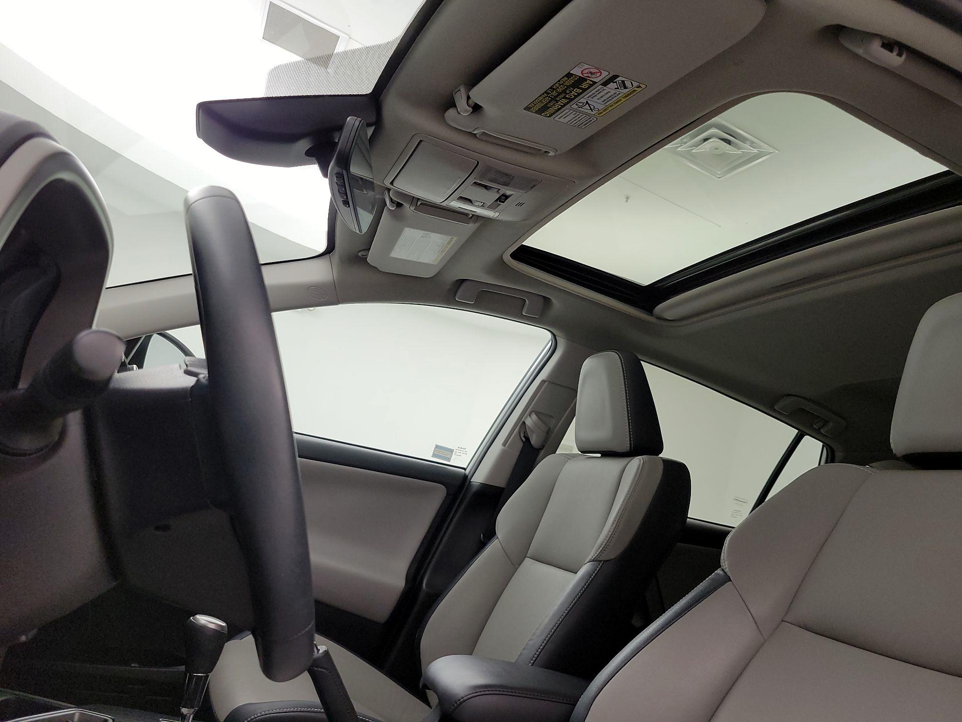 Thumbnail: 2016 Toyota RAV4 - 19