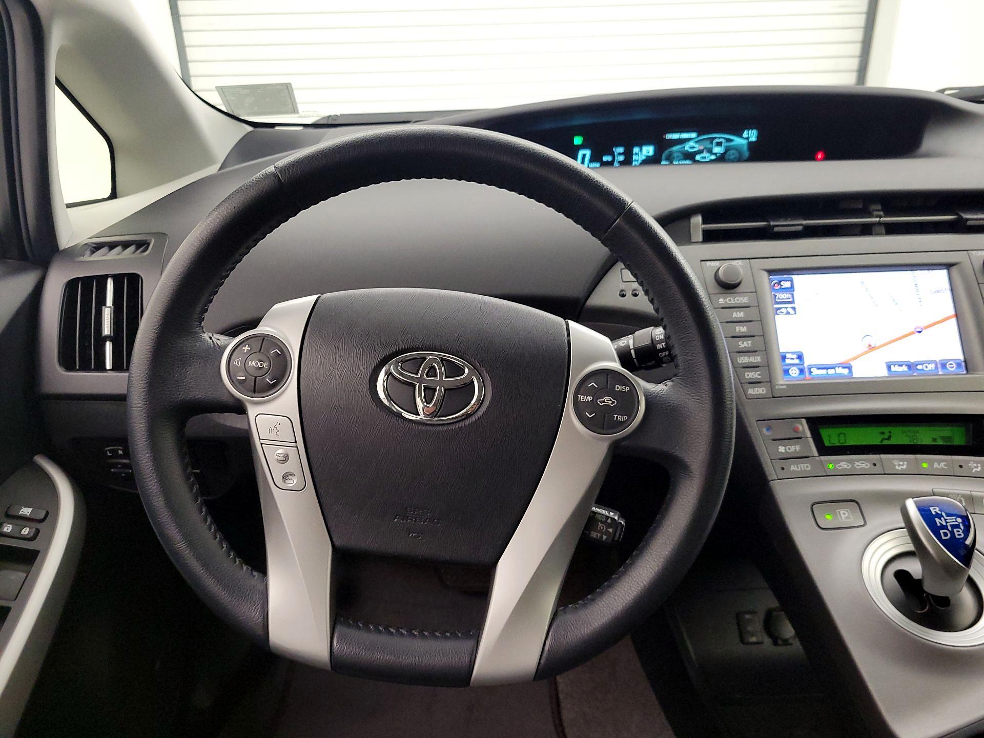 Thumbnail: 2014 Toyota Prius - 10
