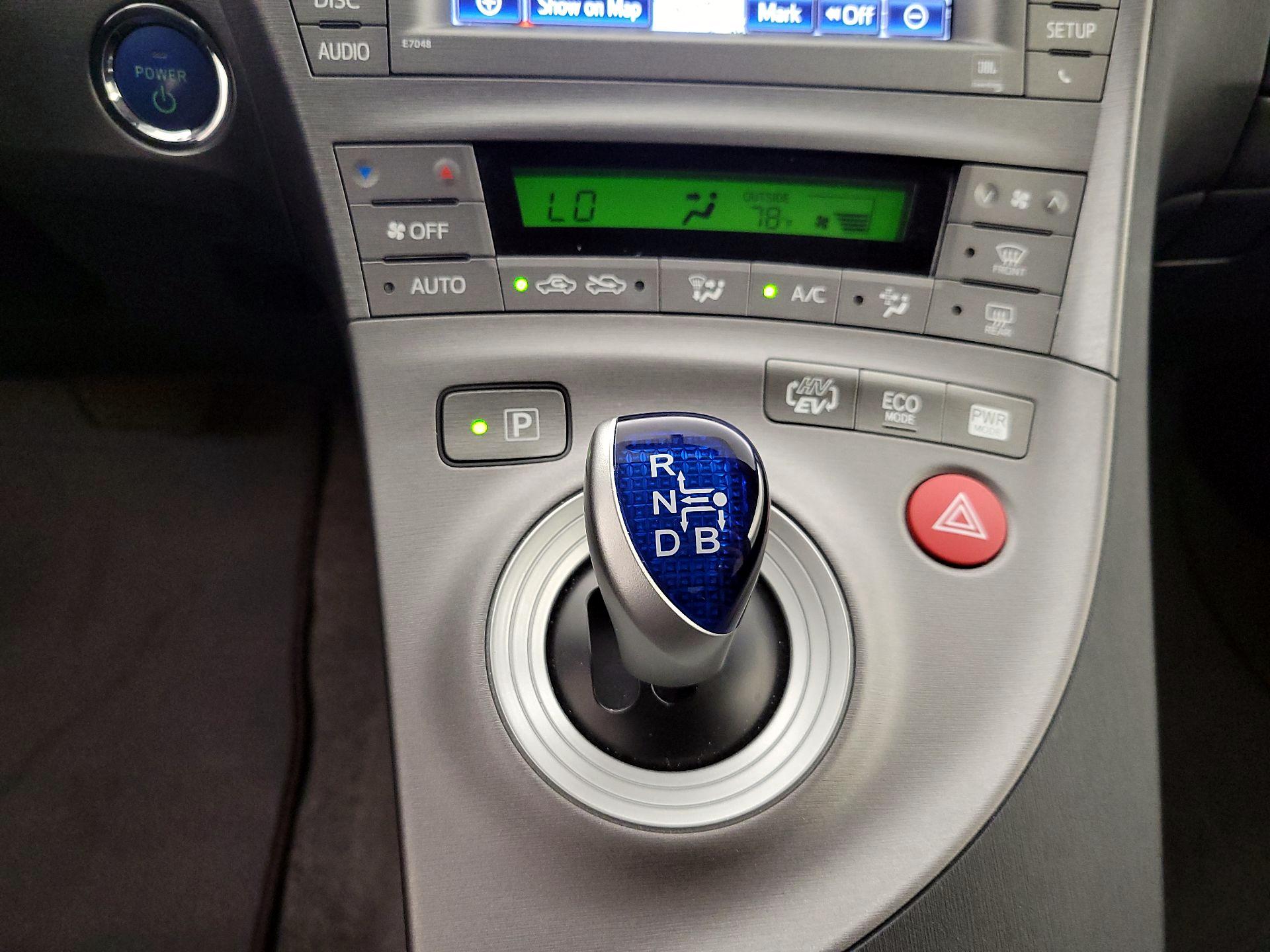 Thumbnail: 2014 Toyota Prius - 18