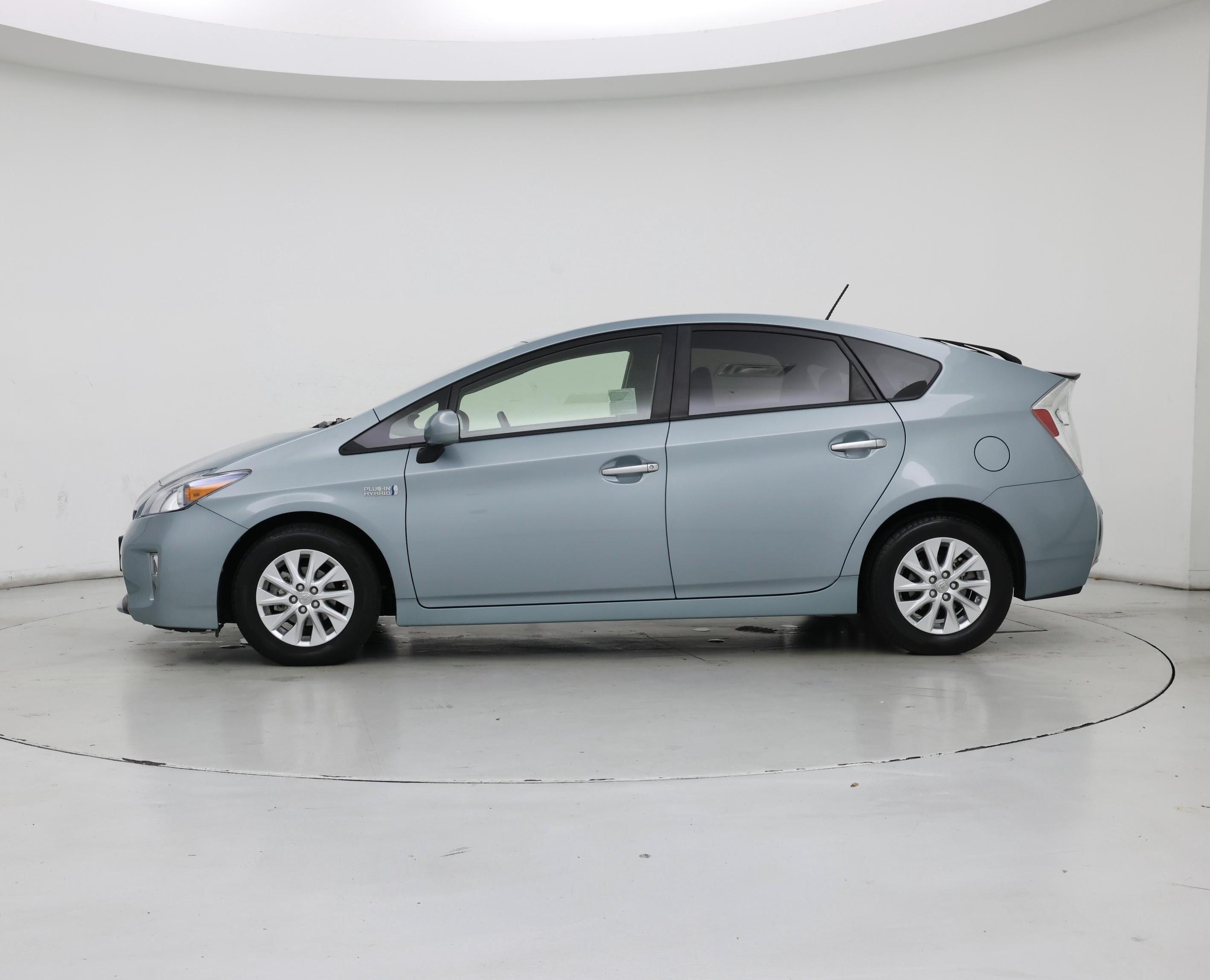 Thumbnail: 2014 Toyota Prius - 3