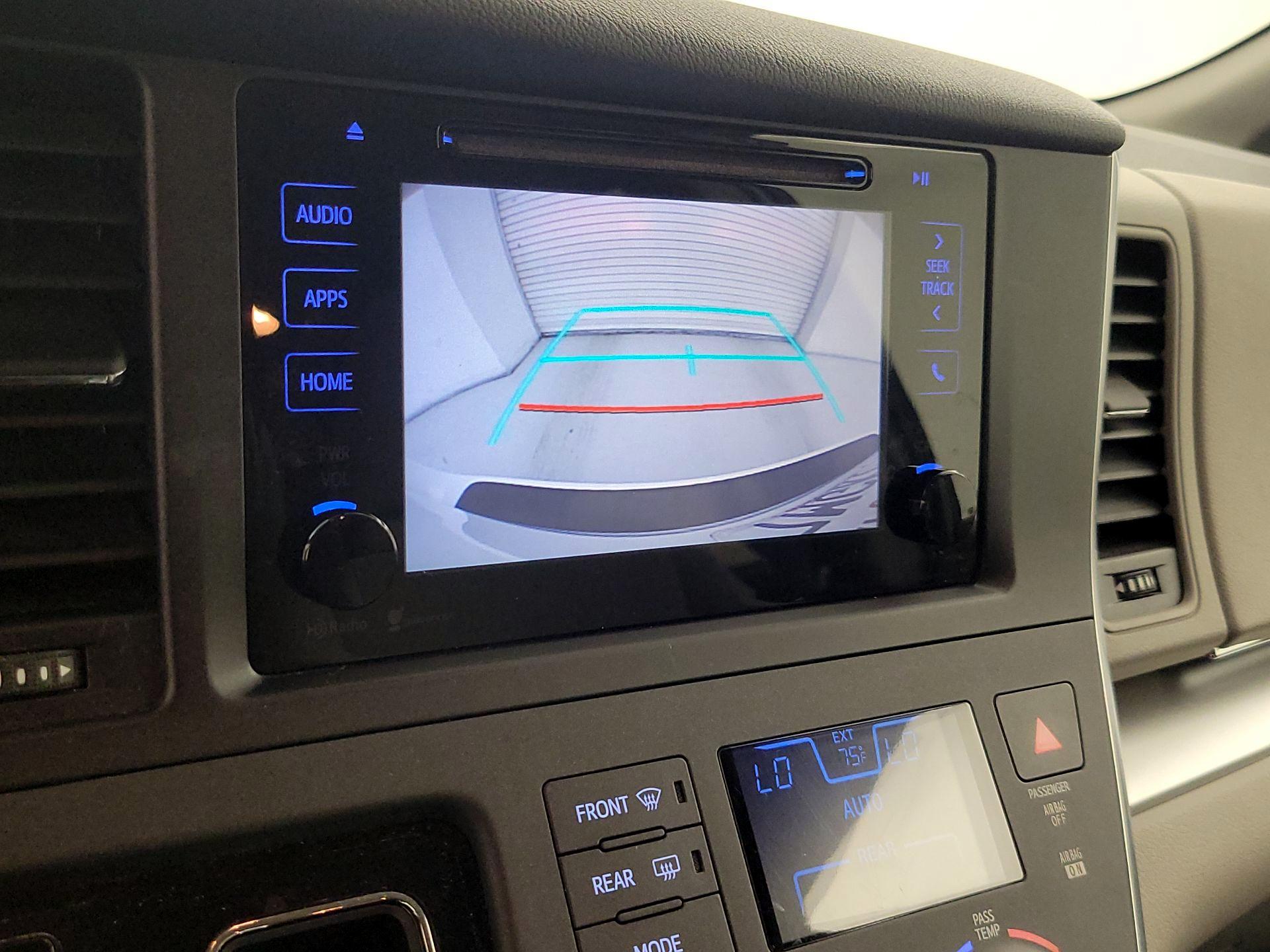 Thumbnail: 2015 Toyota Sienna - 14