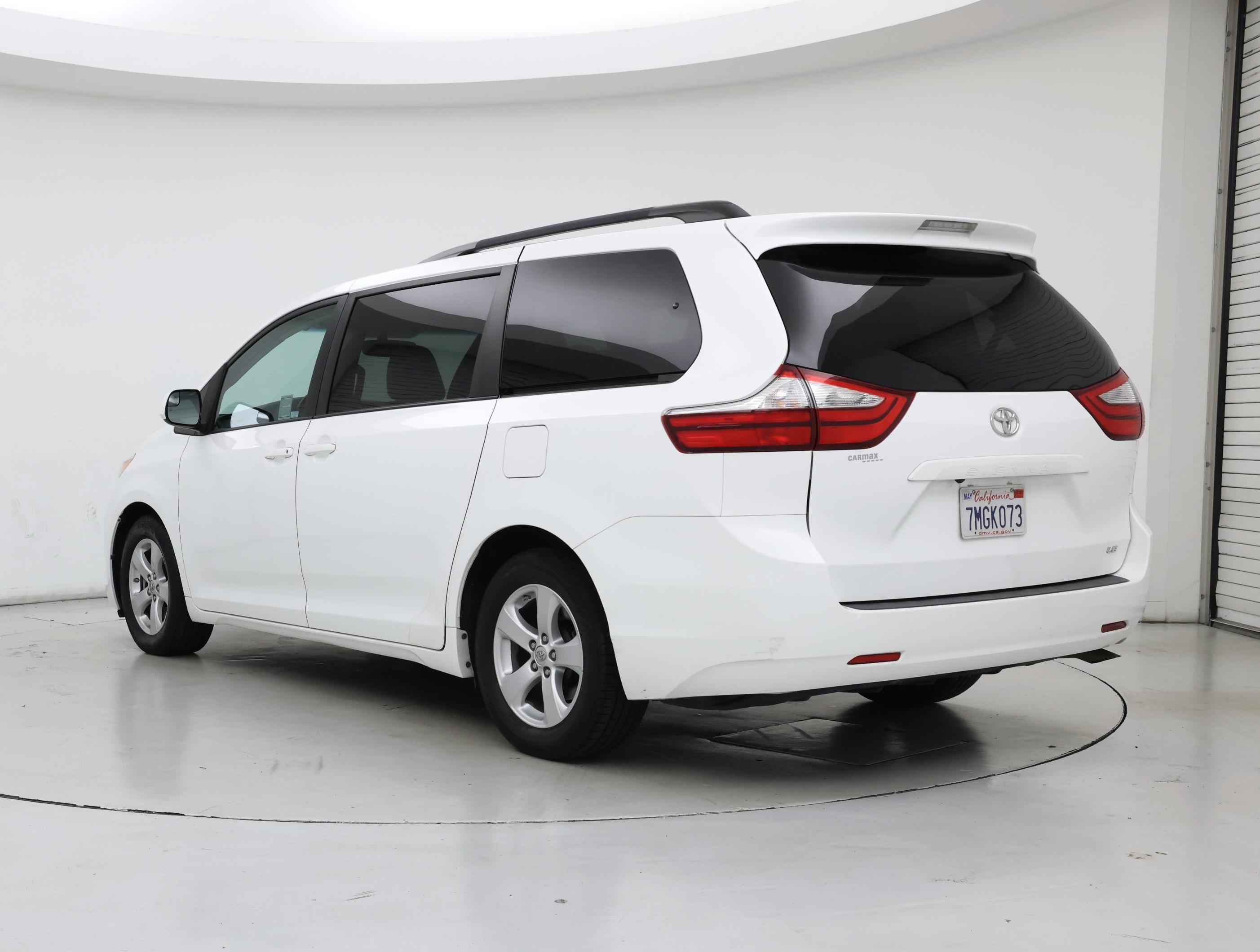 Thumbnail: 2015 Toyota Sienna - 2