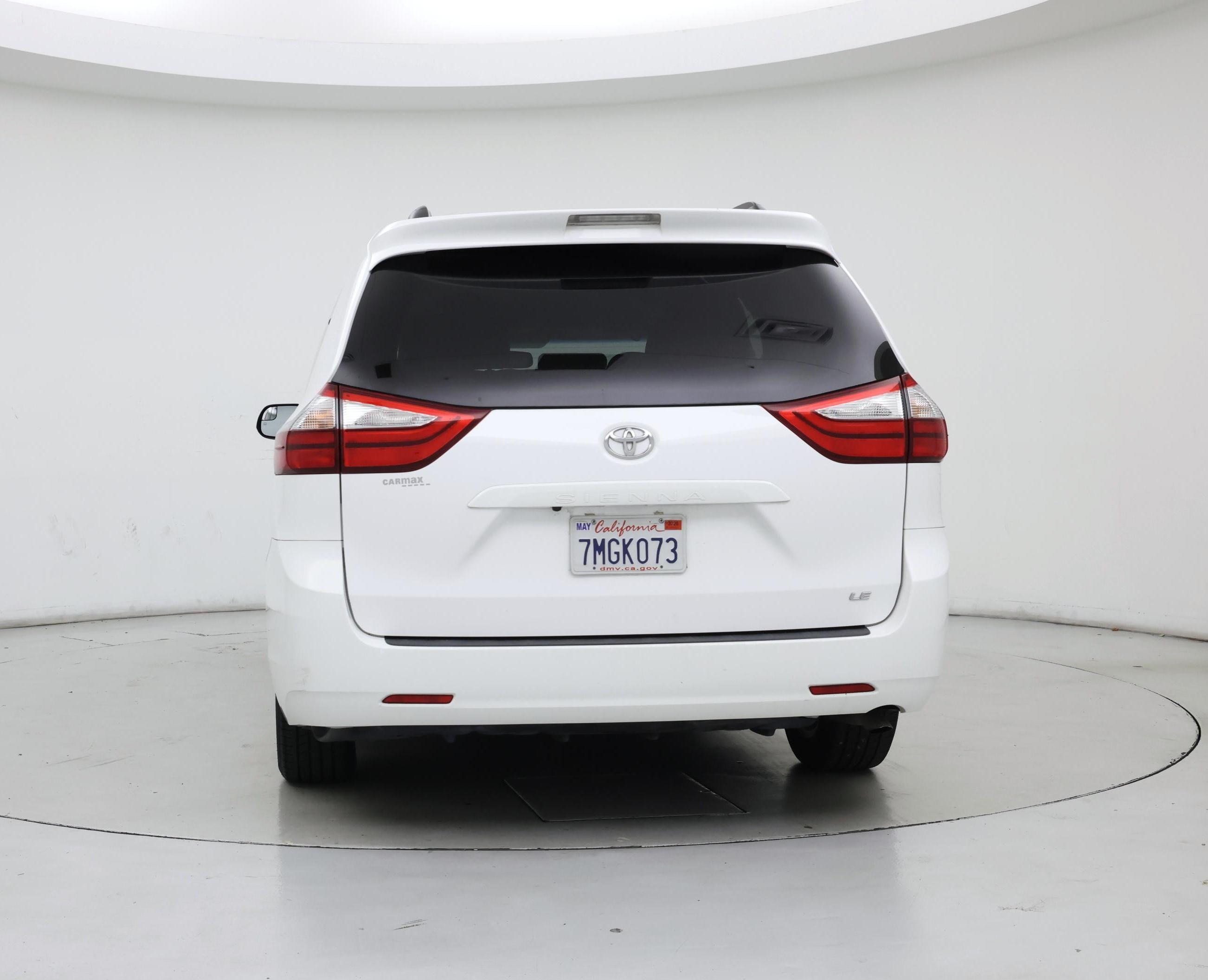 Thumbnail: 2015 Toyota Sienna - 6