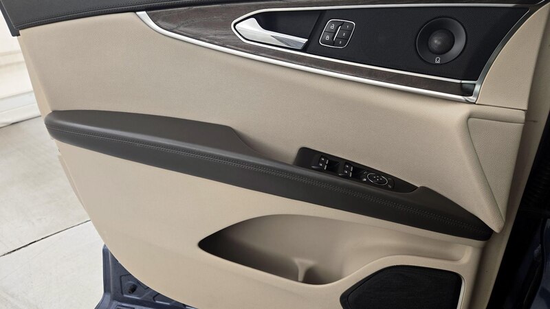 2019 Lincoln Nautilus Reserve 12