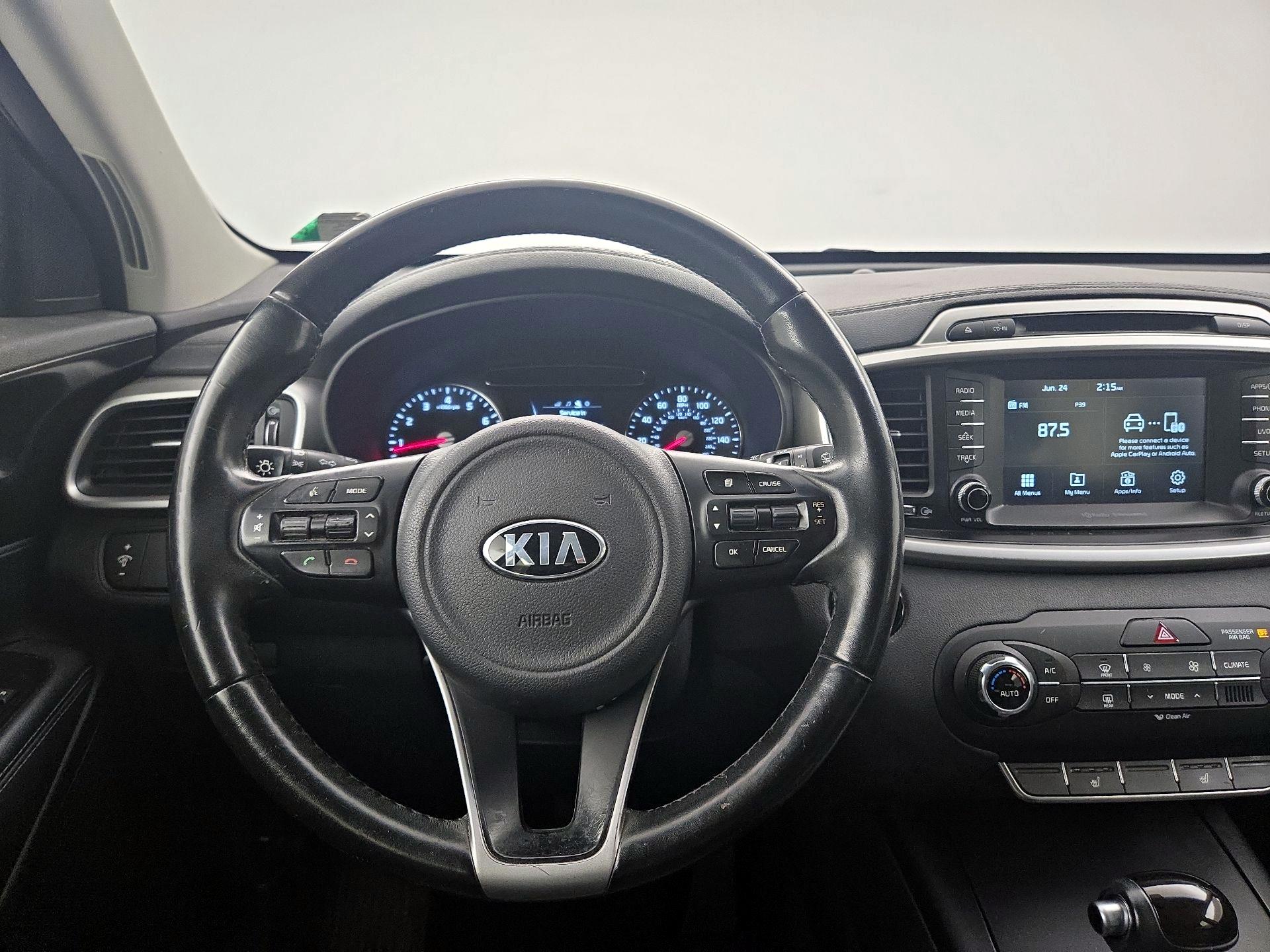 Thumbnail: 2017 Kia Sorento - 10