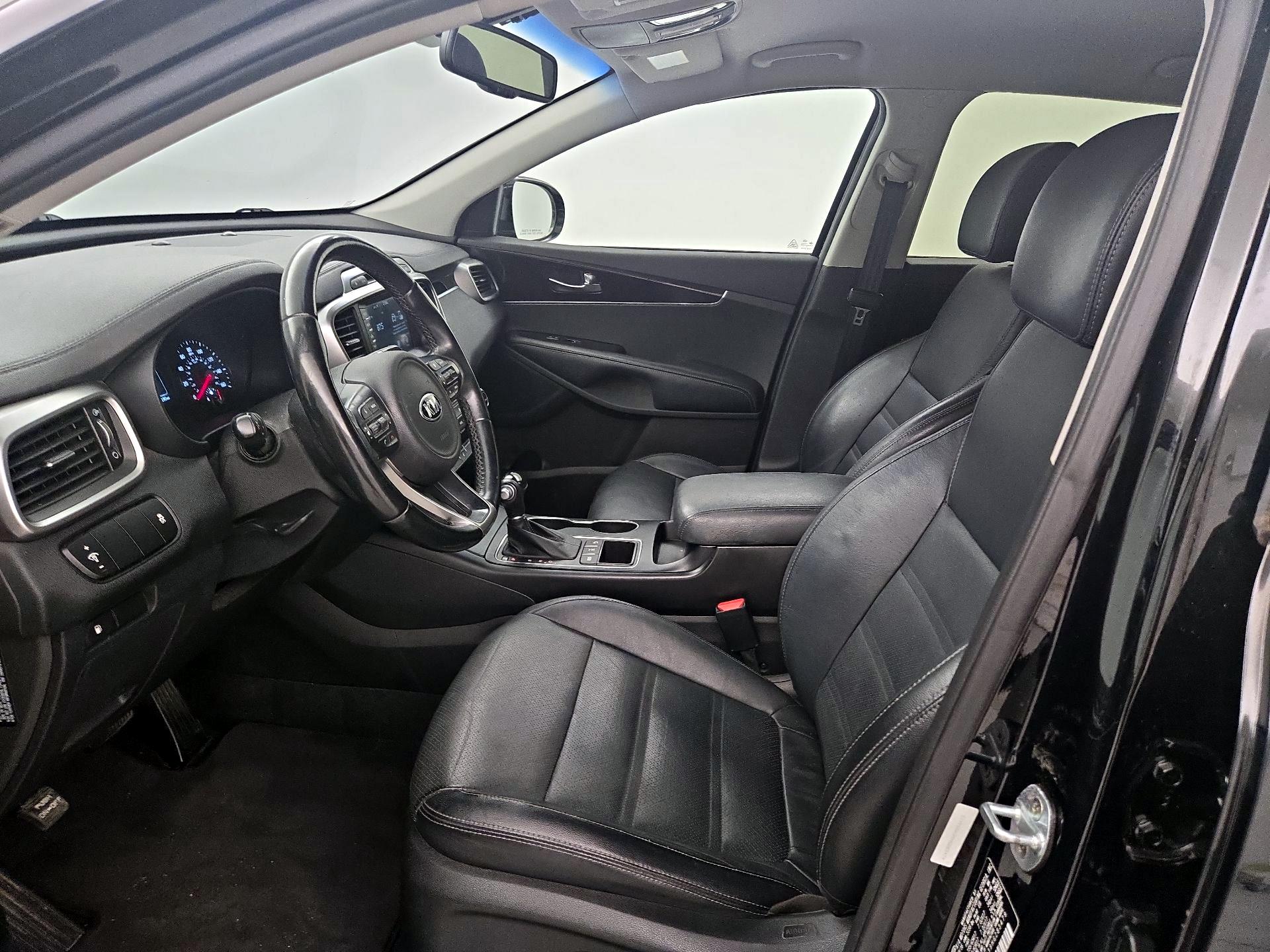 Thumbnail: 2017 Kia Sorento - 11