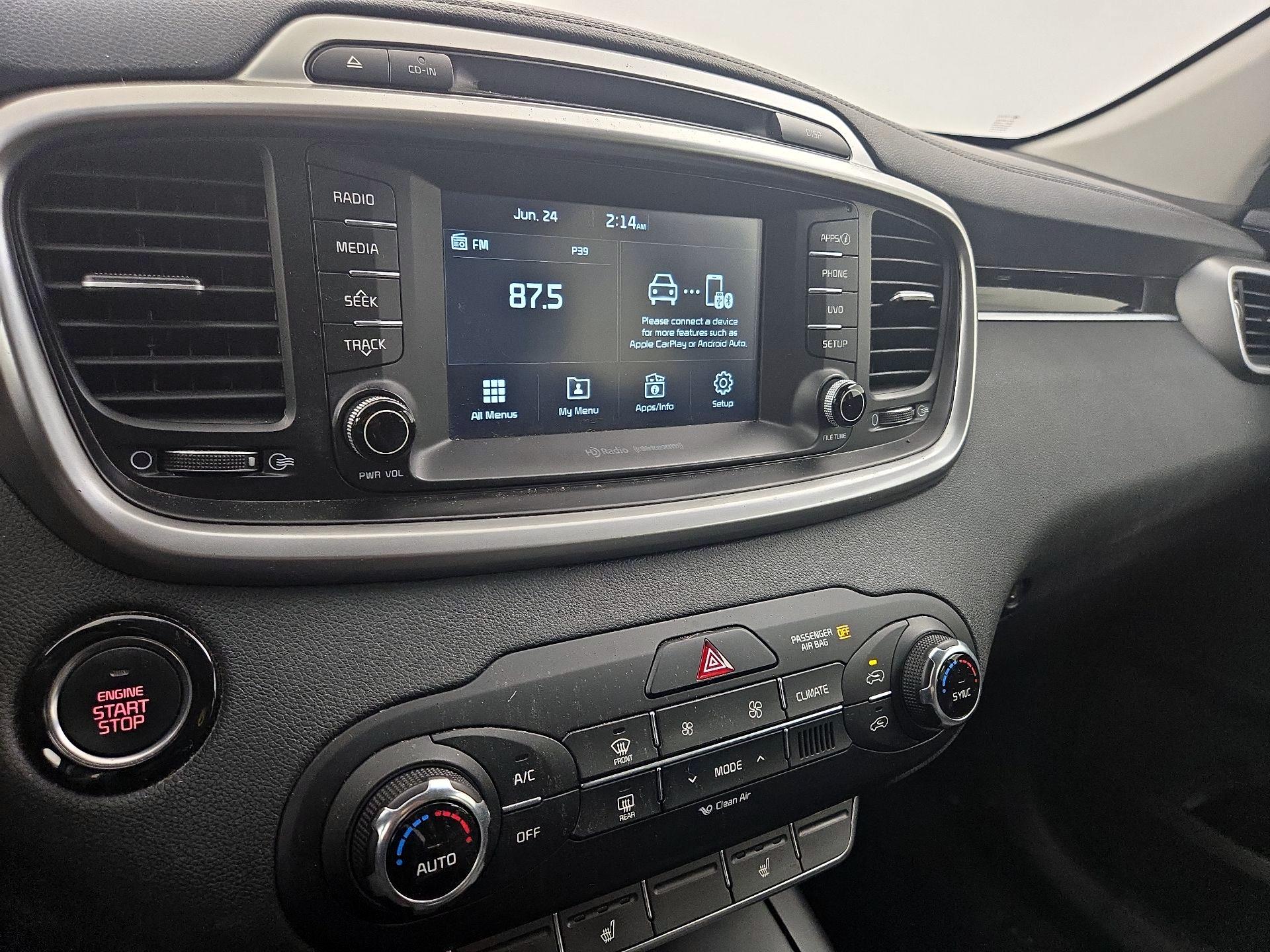 Thumbnail: 2017 Kia Sorento - 15