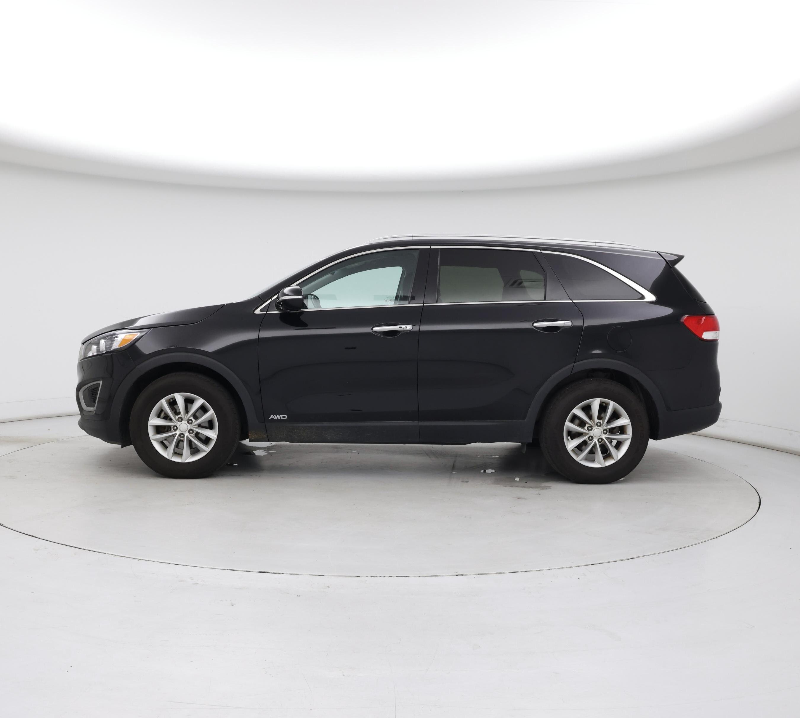Thumbnail: 2017 Kia Sorento - 3
