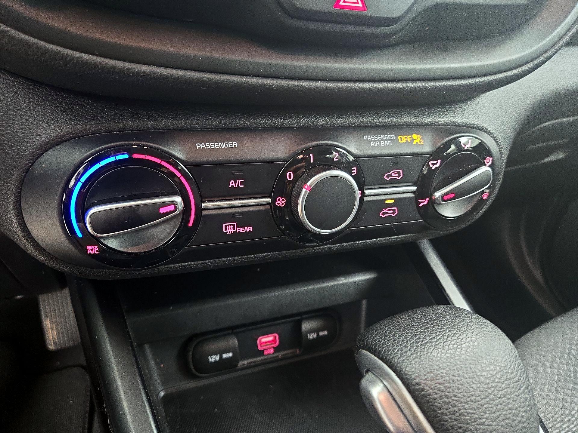 Thumbnail: 2020 Kia Soul - 16