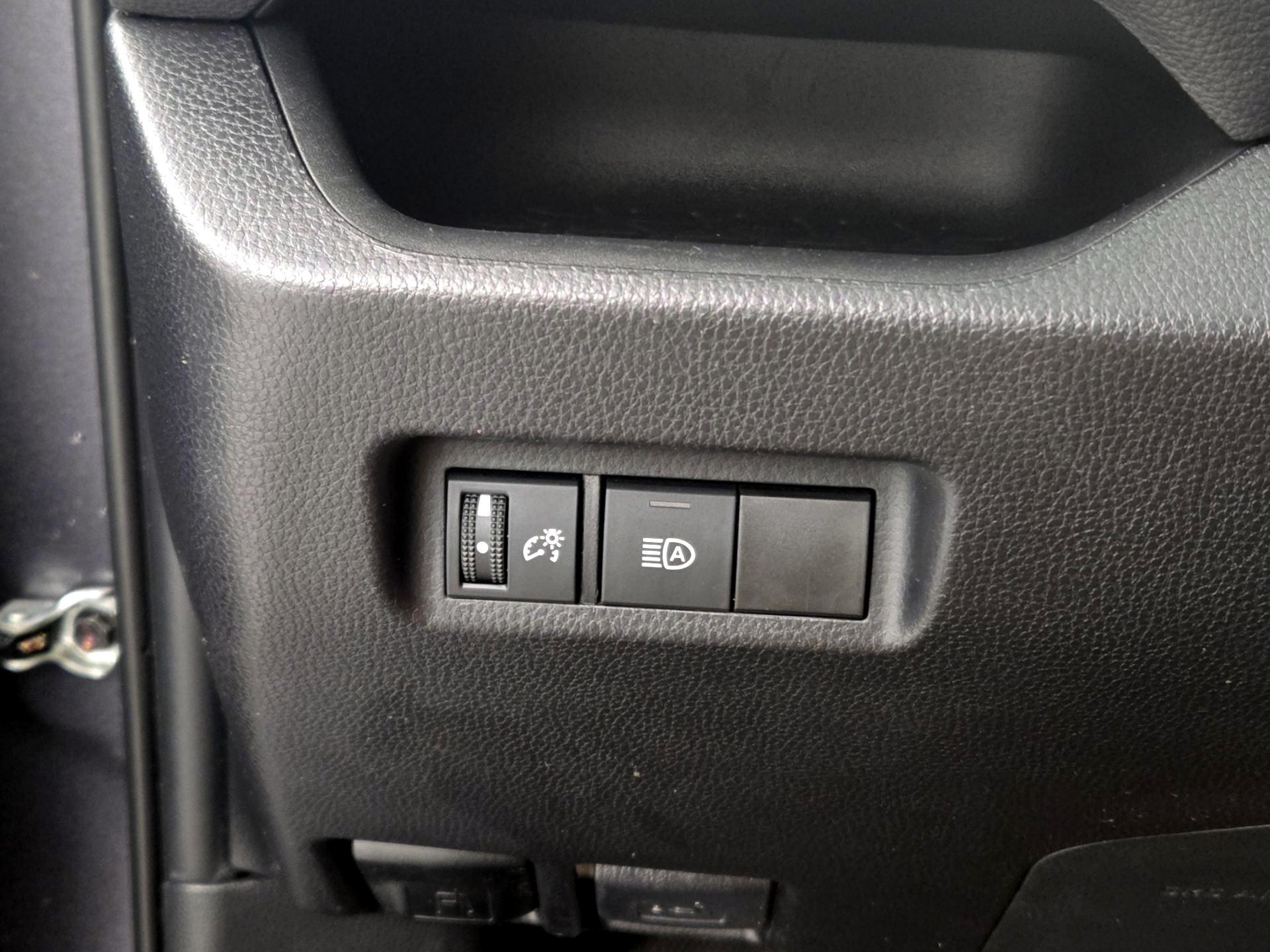 Thumbnail: 2021 Toyota RAV4 - 13