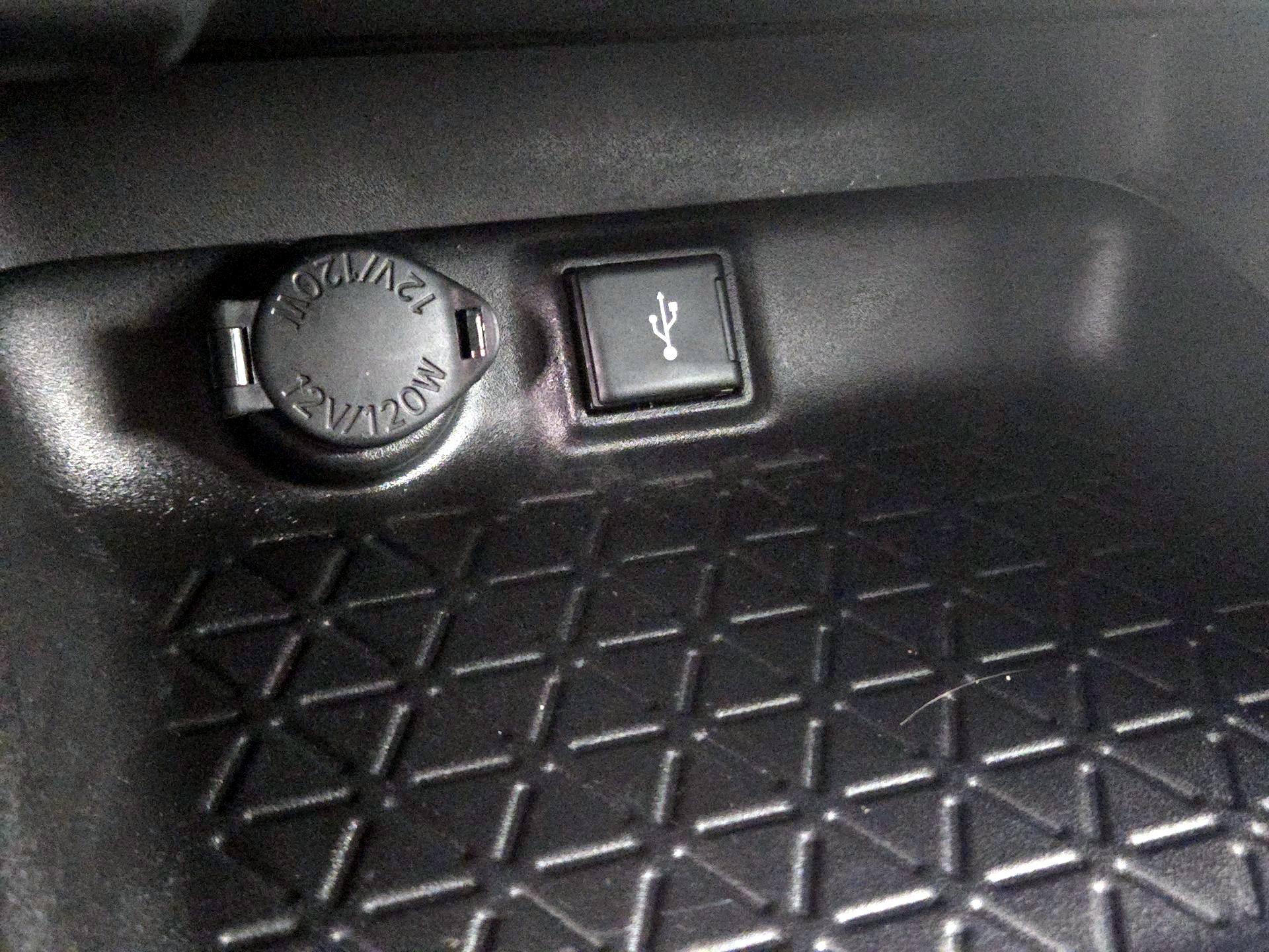 Thumbnail: 2021 Toyota RAV4 - 18