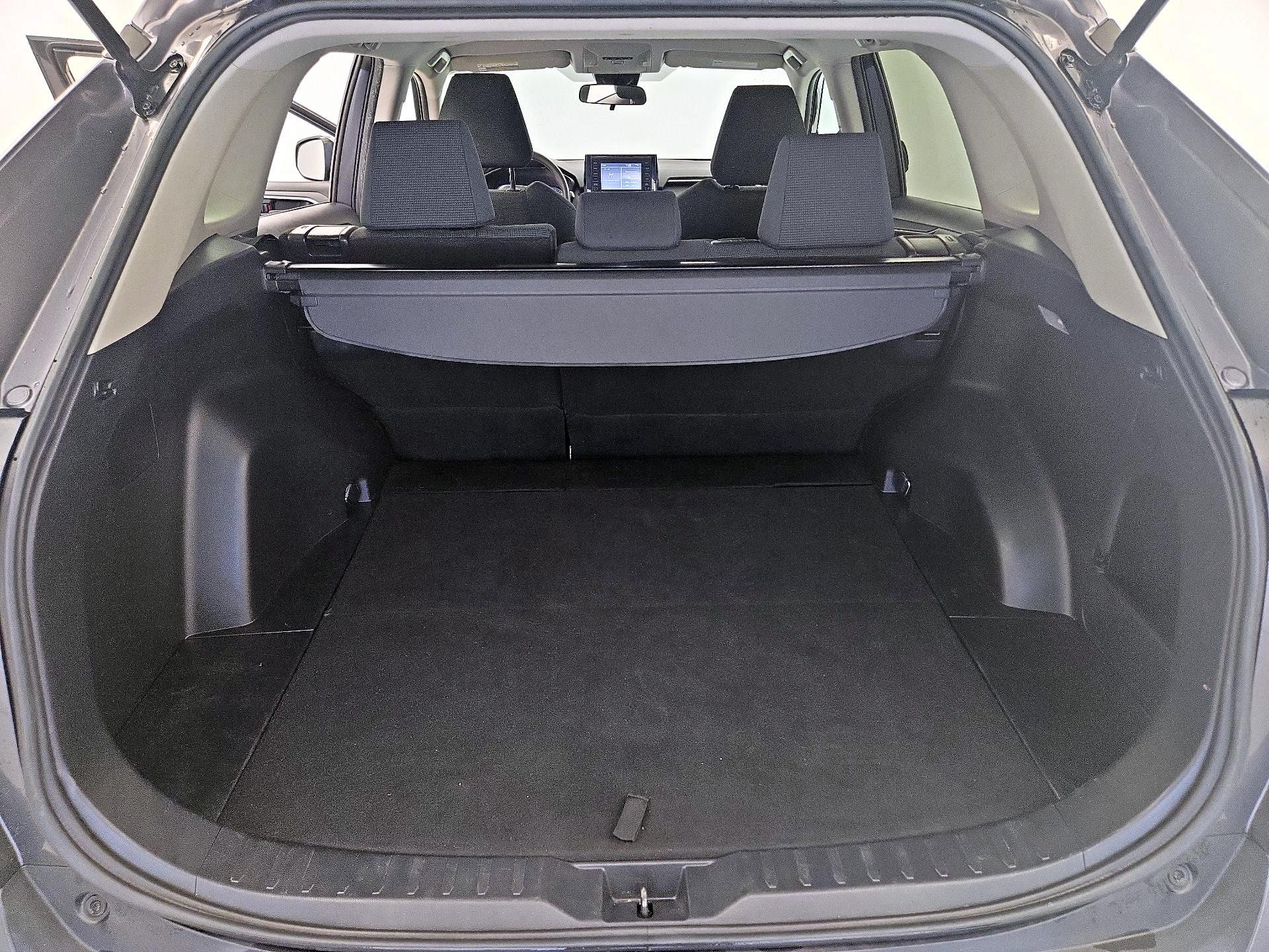 Thumbnail: 2021 Toyota RAV4 - 20