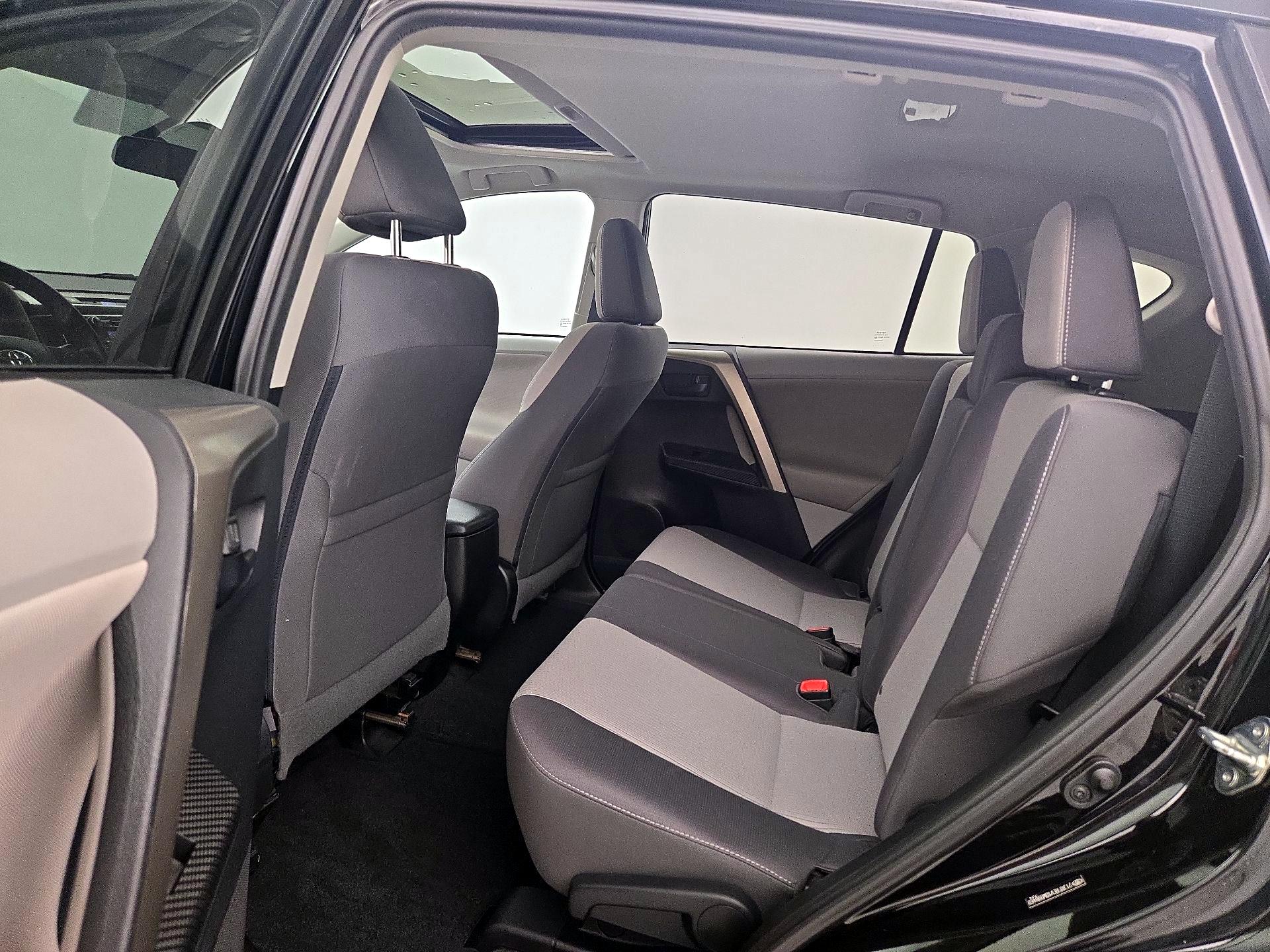 Thumbnail: 2013 Toyota RAV4 - 20
