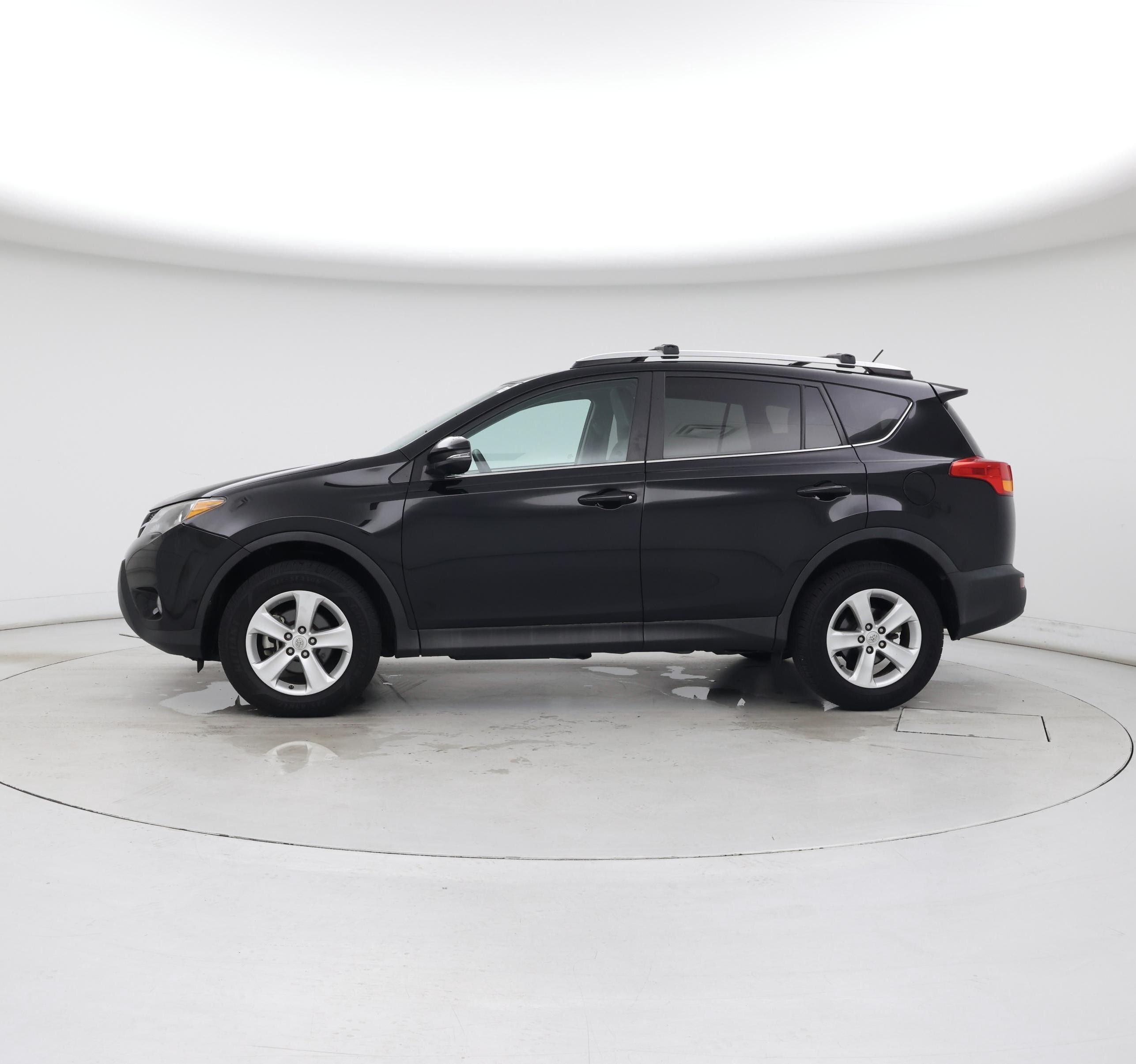Thumbnail: 2013 Toyota RAV4 - 3