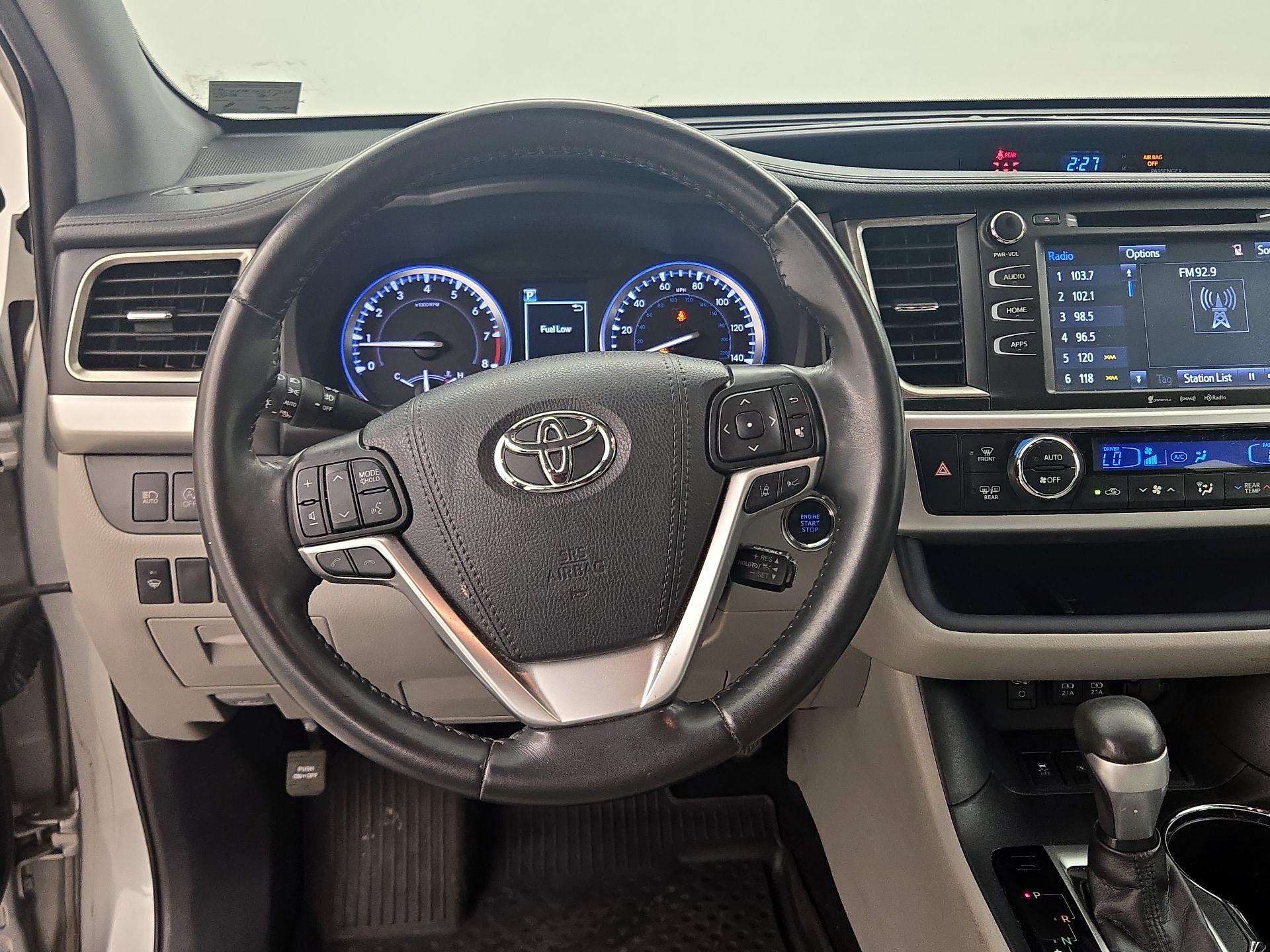 Thumbnail: 2019 Toyota Highlander - 10