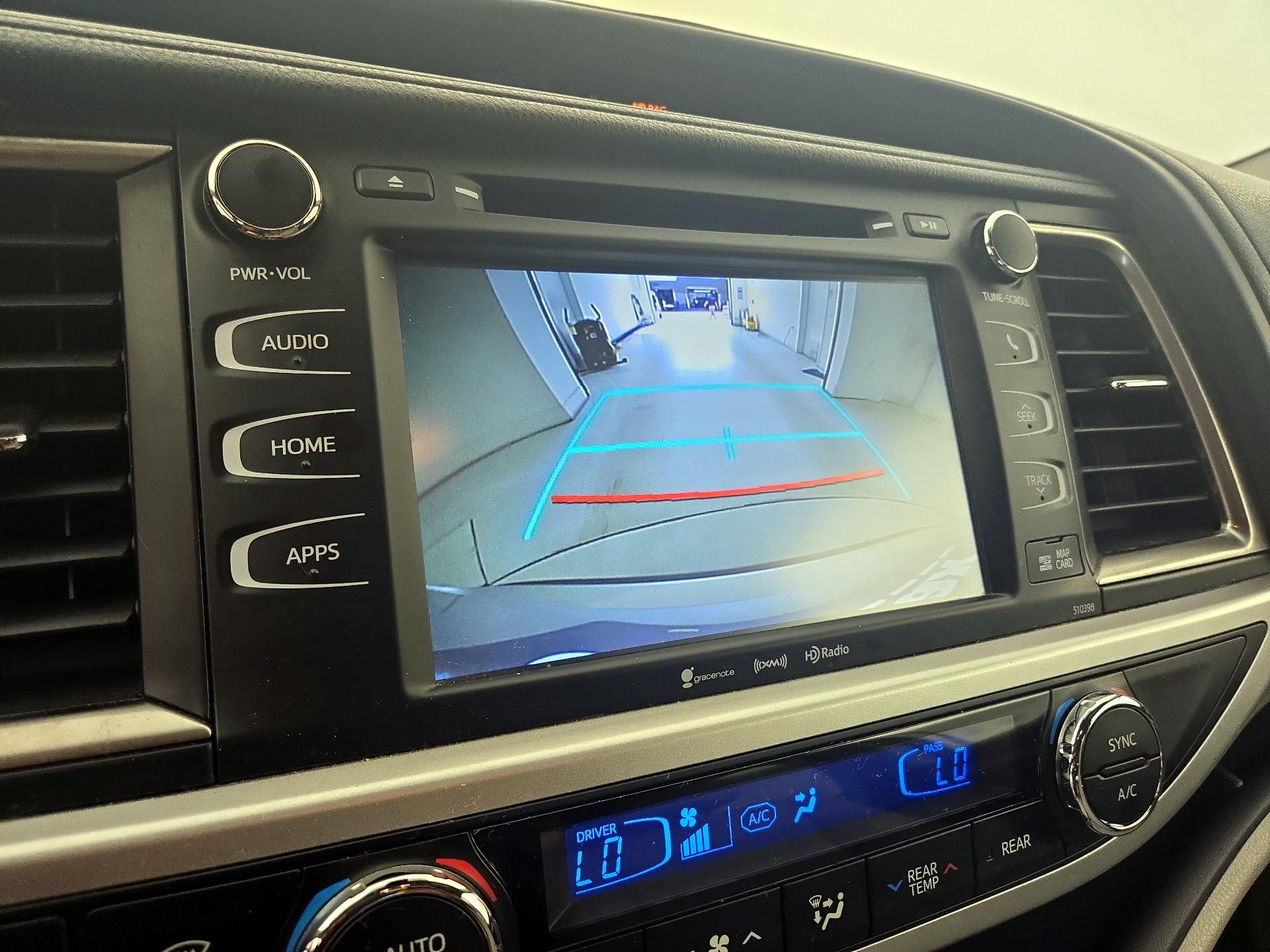 Thumbnail: 2019 Toyota Highlander - 14