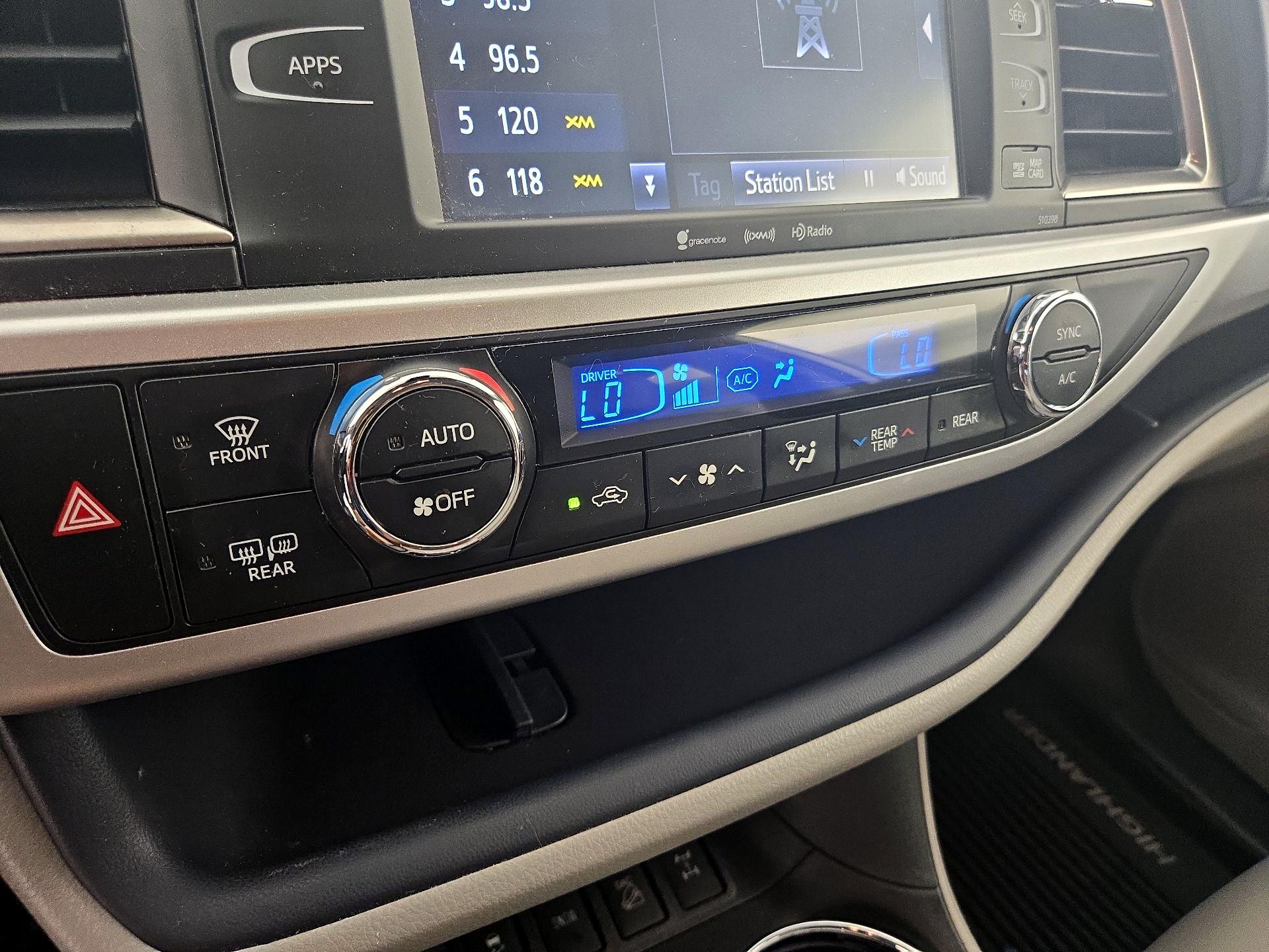 Thumbnail: 2019 Toyota Highlander - 16