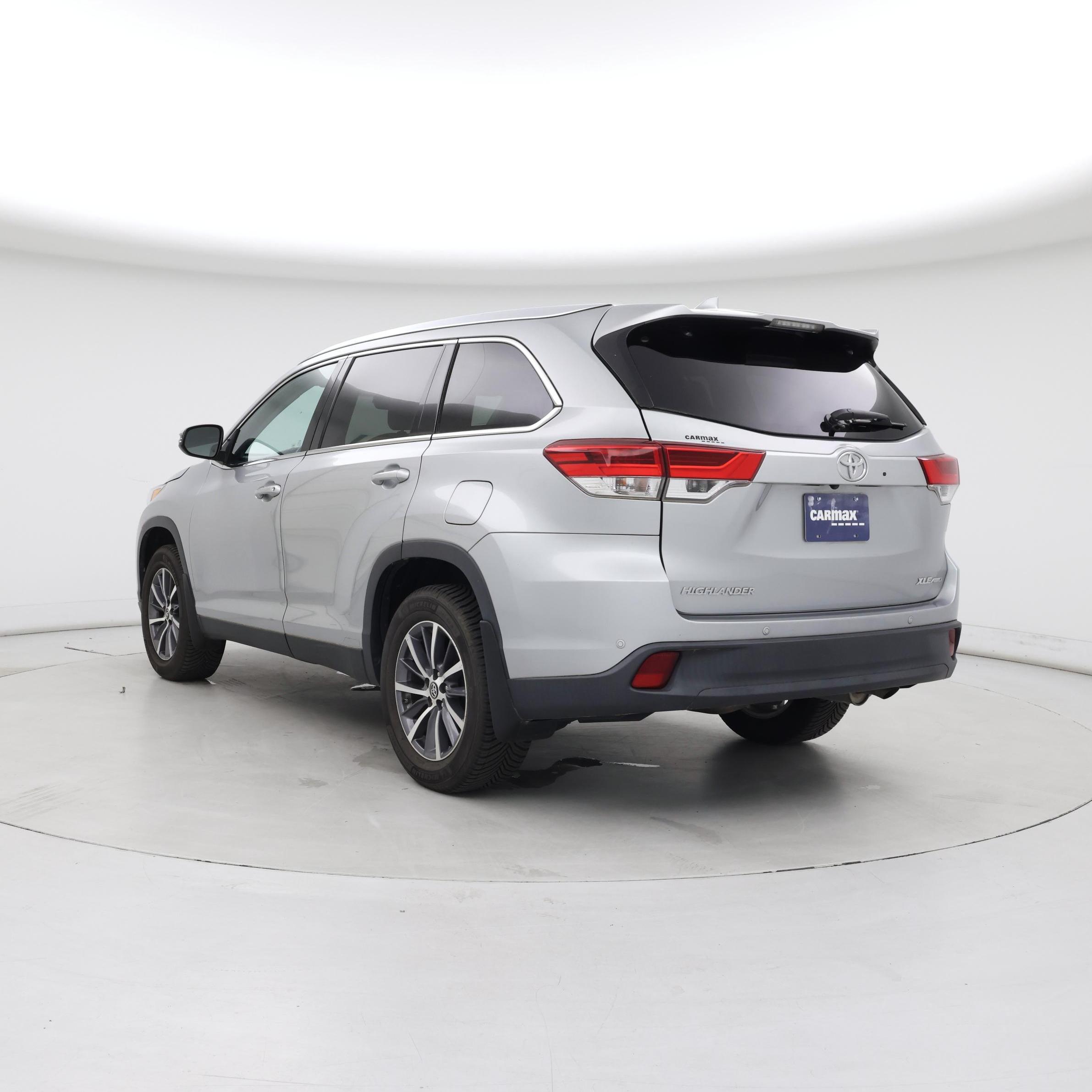 Thumbnail: 2019 Toyota Highlander - 2