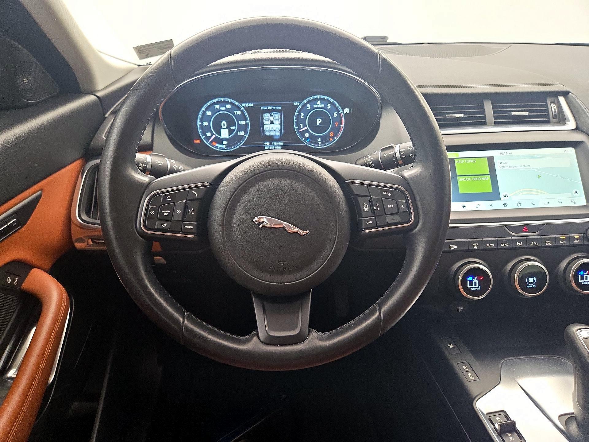 Thumbnail: 2018 Jaguar E-Pace - 10