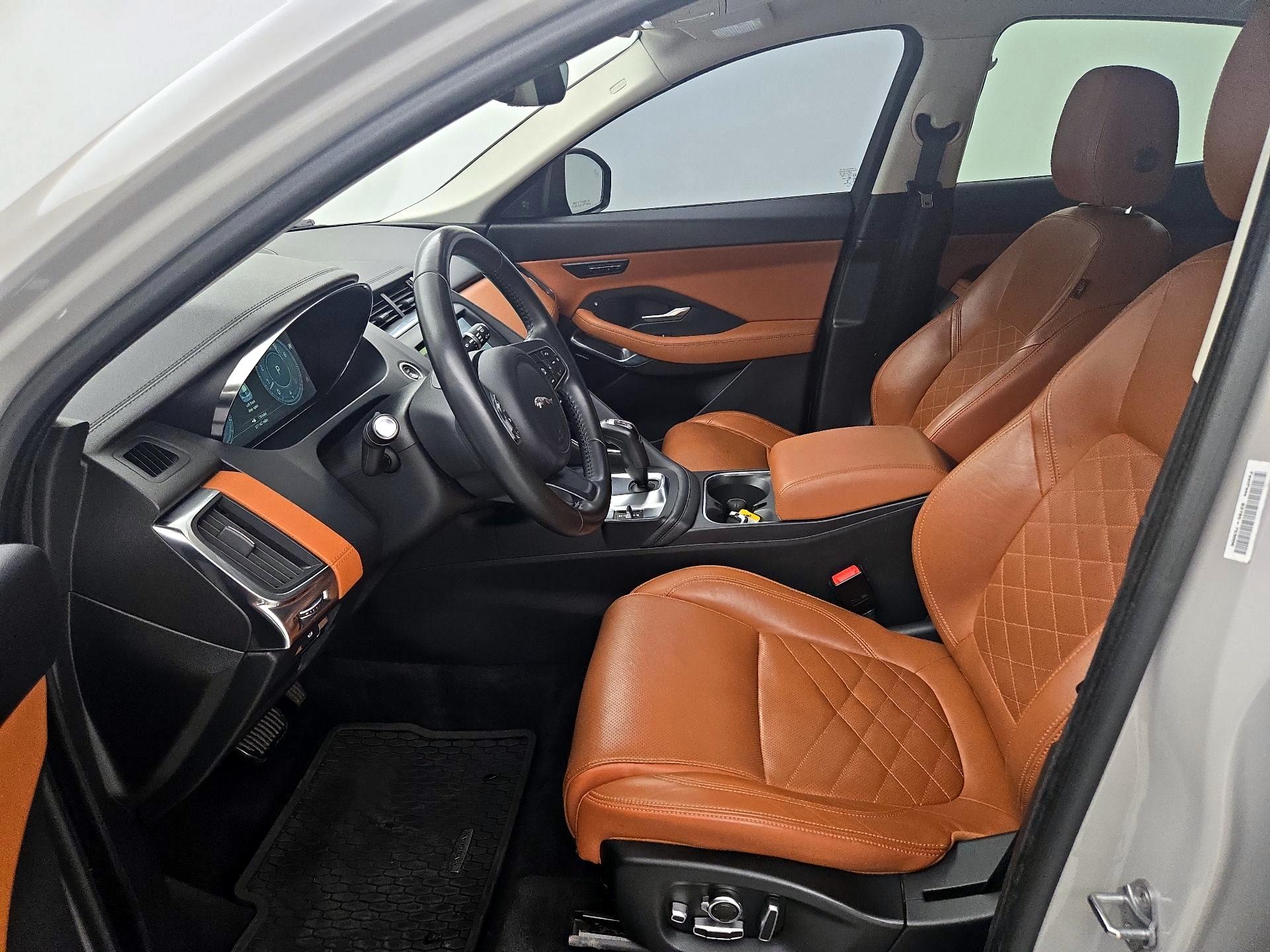 Thumbnail: 2018 Jaguar E-Pace - 11