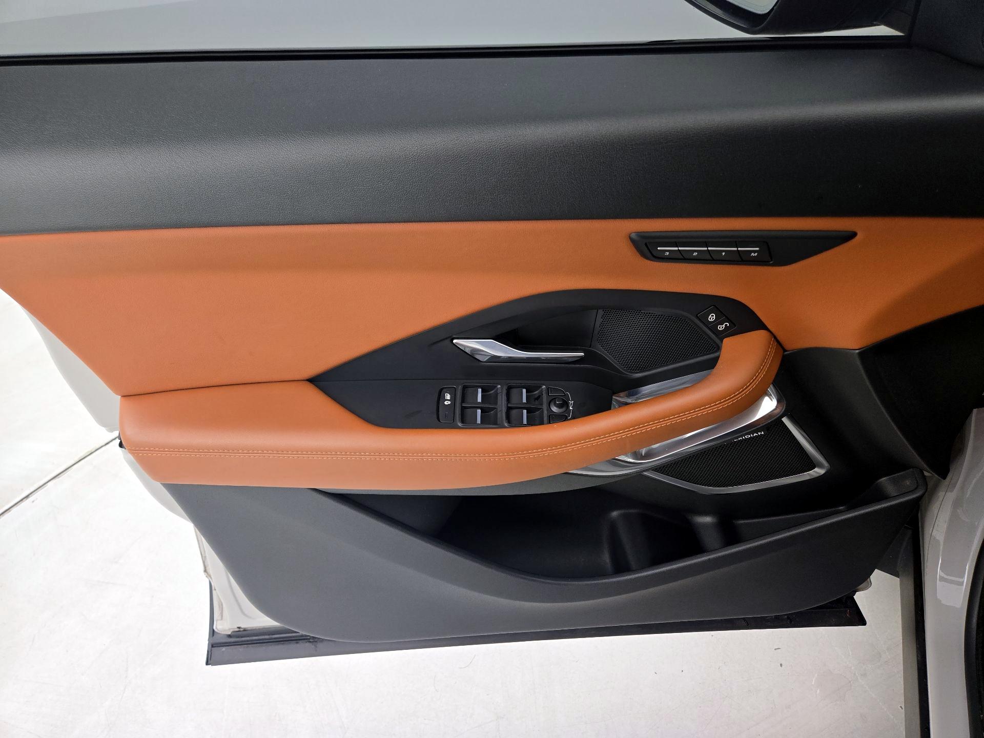 Thumbnail: 2018 Jaguar E-Pace - 12