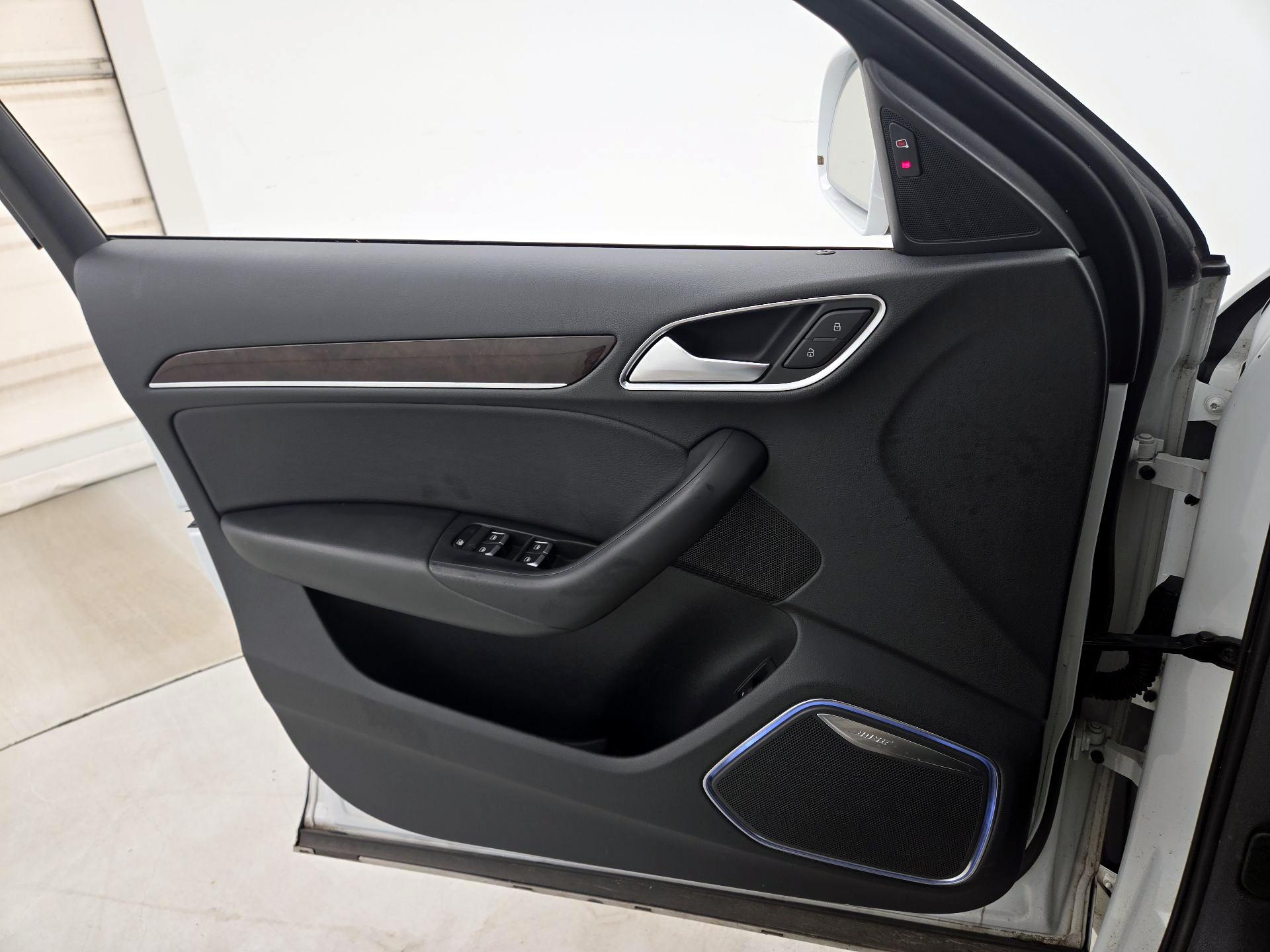 Thumbnail: 2016 Audi Q3 - 12