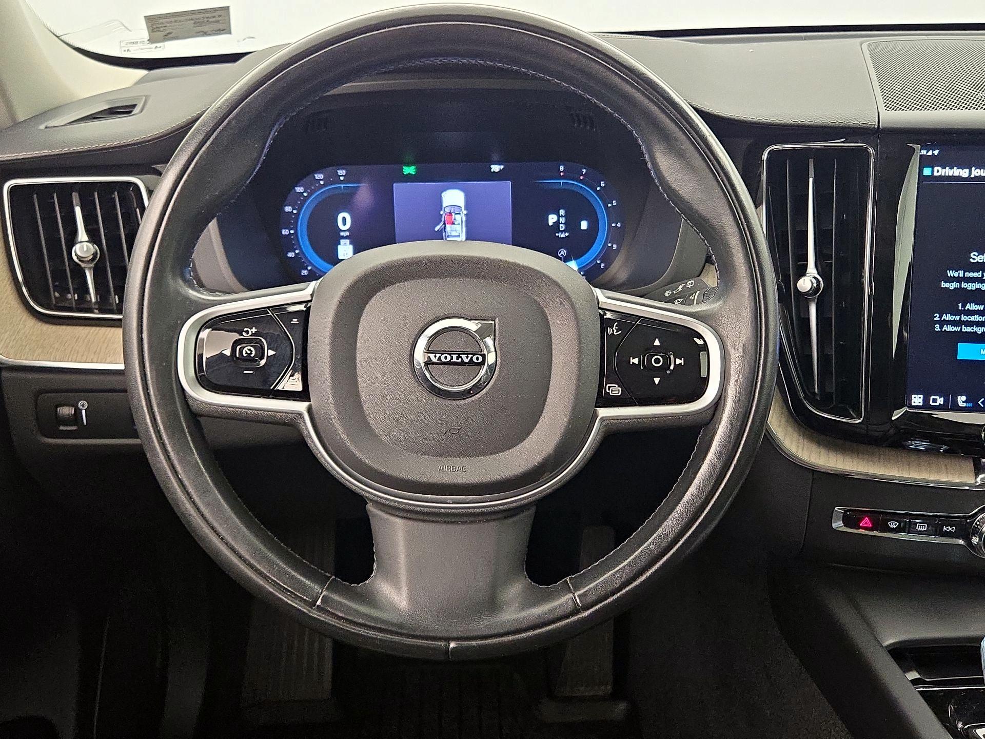 Thumbnail: 2022 Volvo XC60 - 10