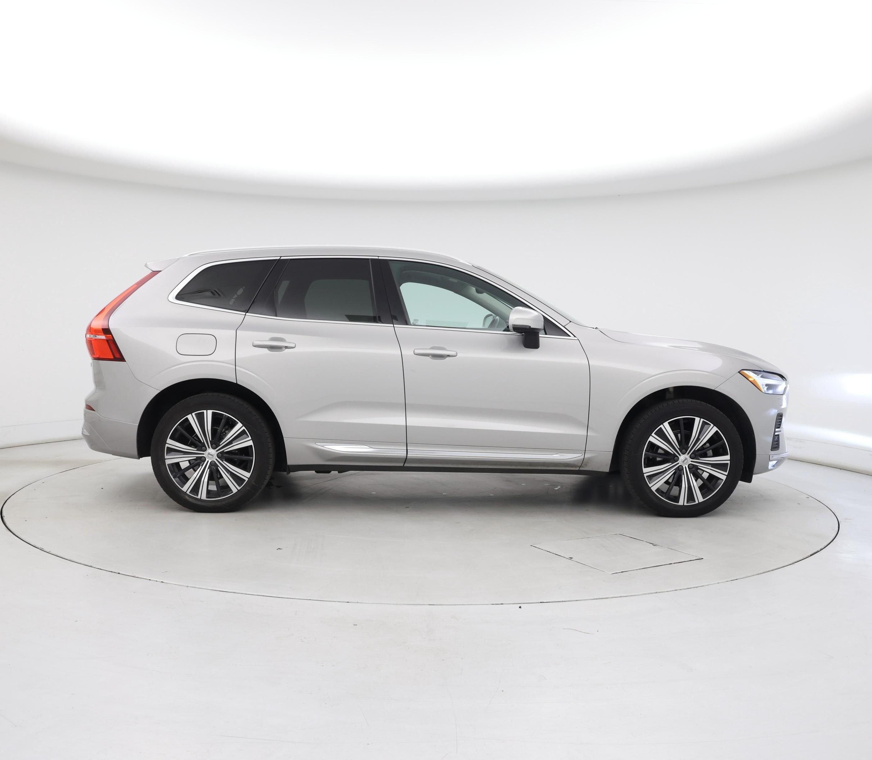 Thumbnail: 2022 Volvo XC60 - 7