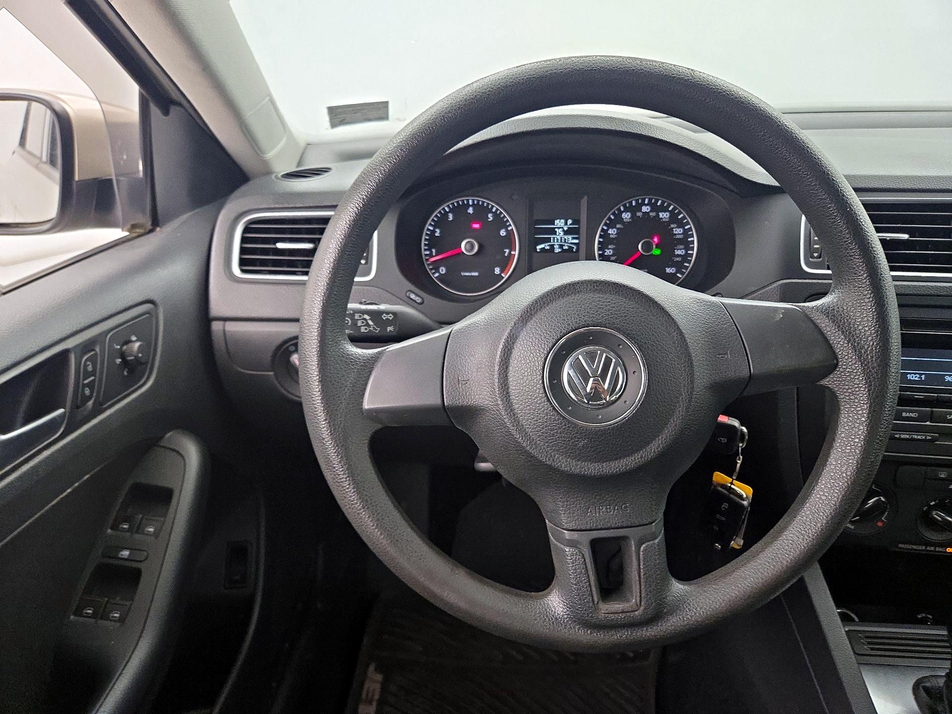 Thumbnail: 2014 Volkswagen Jetta - 10