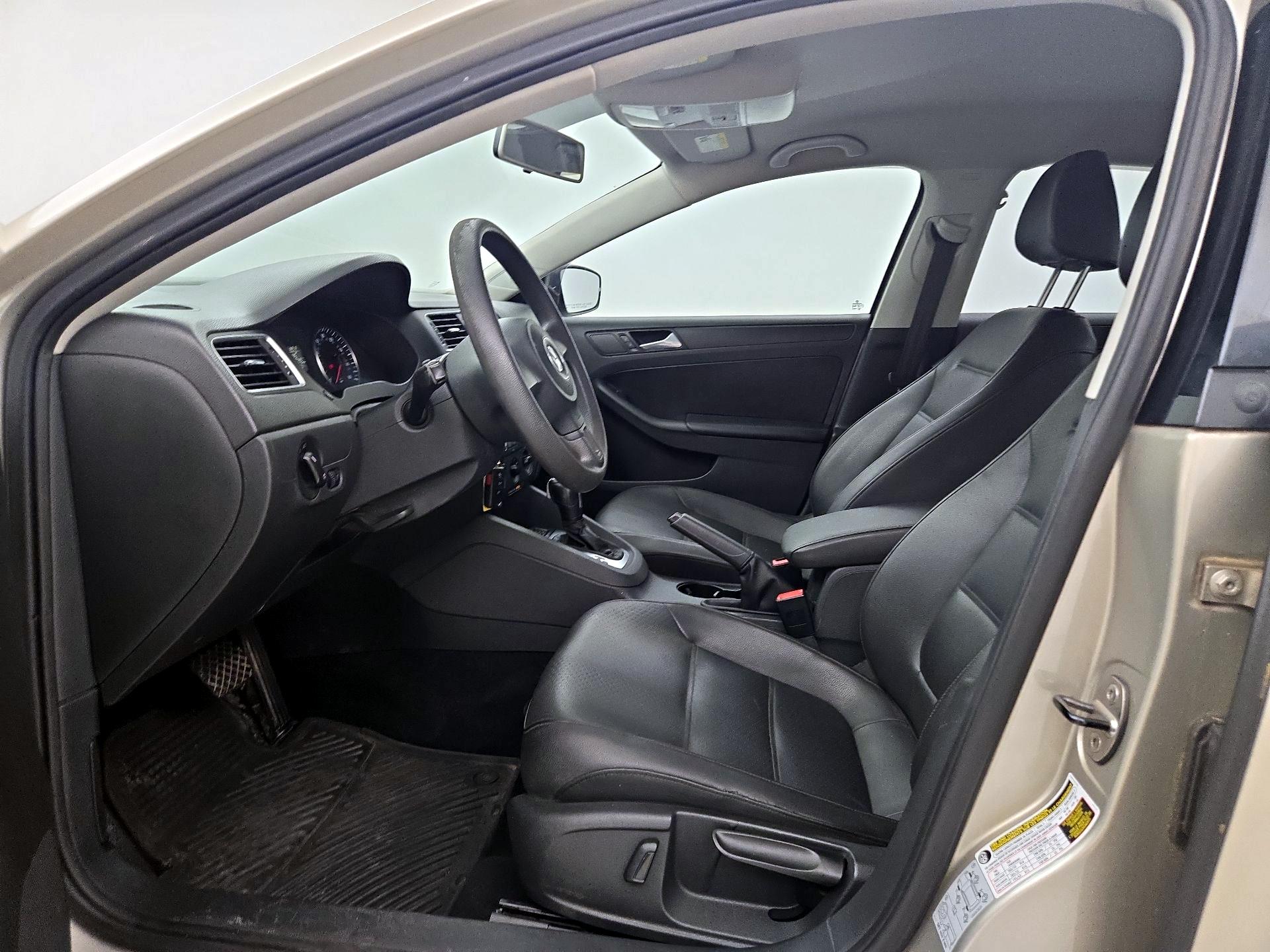 Thumbnail: 2014 Volkswagen Jetta - 11